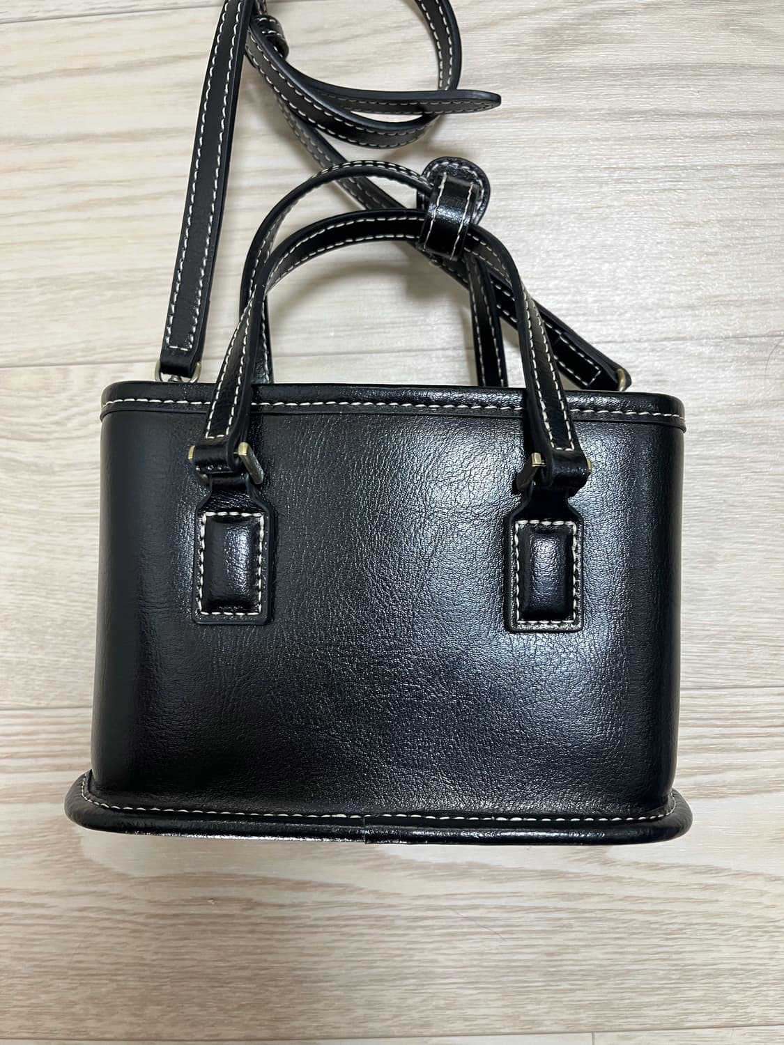 폴뉴아 버로우백 블랙 쁘띠 상품이미지3