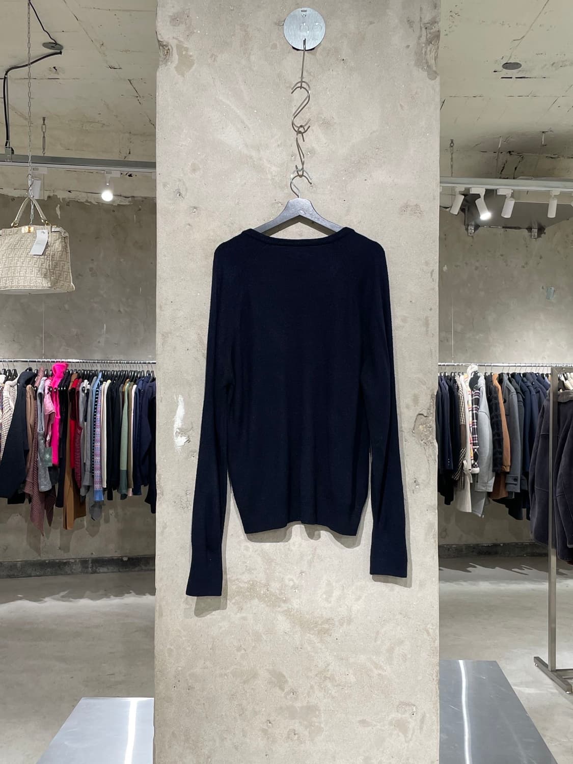 크리스찬 디올 다크 네이비 스몰 로고 V넥 올론 아크릴 니트 상품이미지6