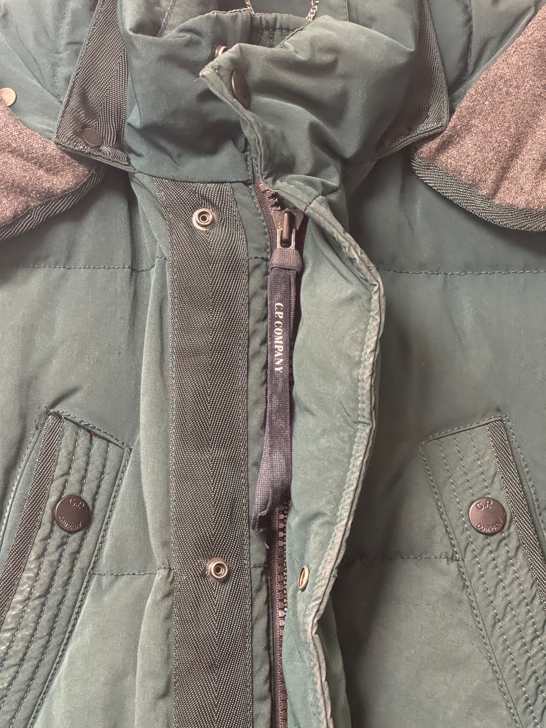 CP컴퍼니 고글 덕다운 패딩 M 상품이미지7