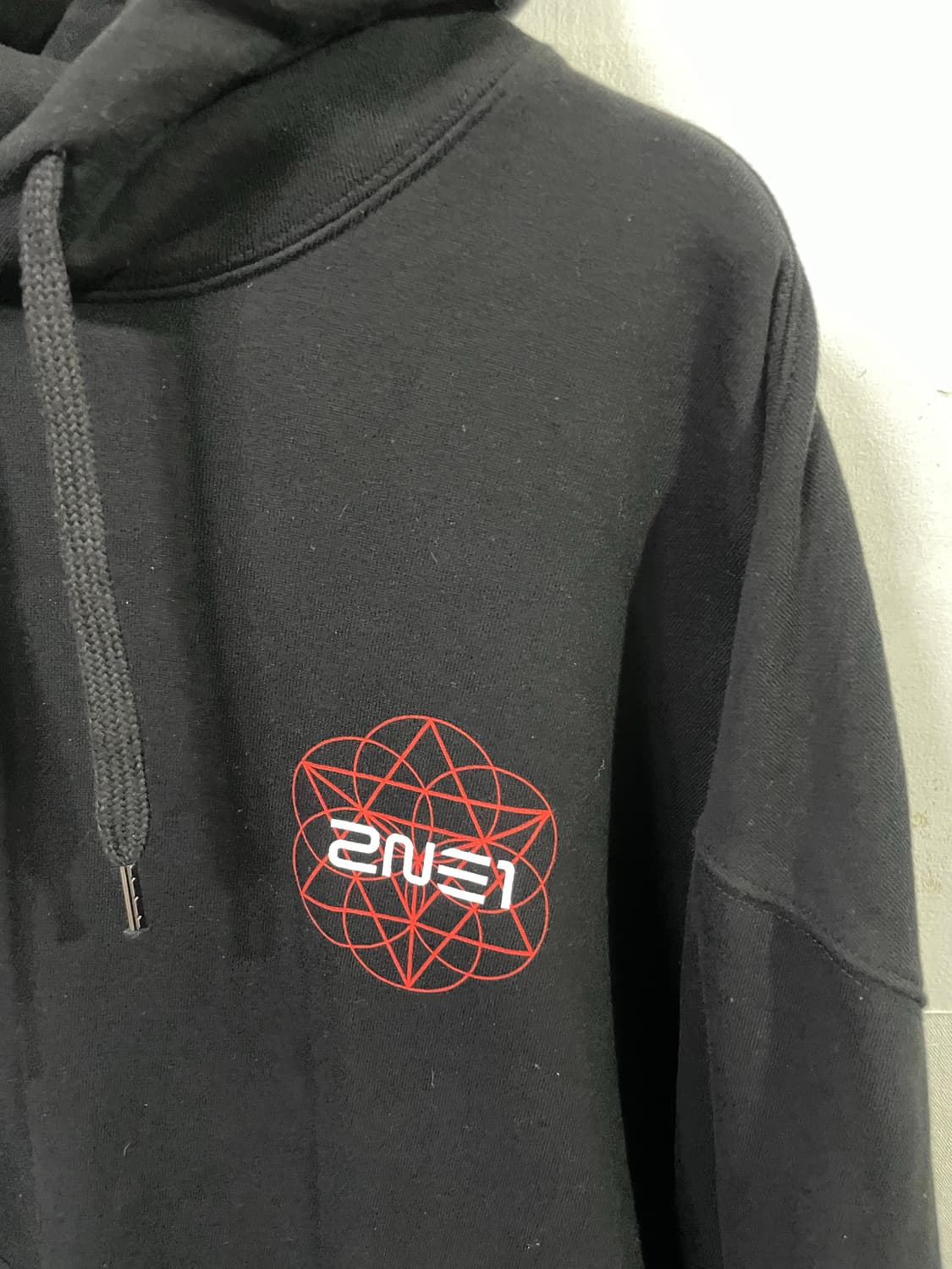 2NE1 블랙 후드티 XL 한정판 상품이미지3