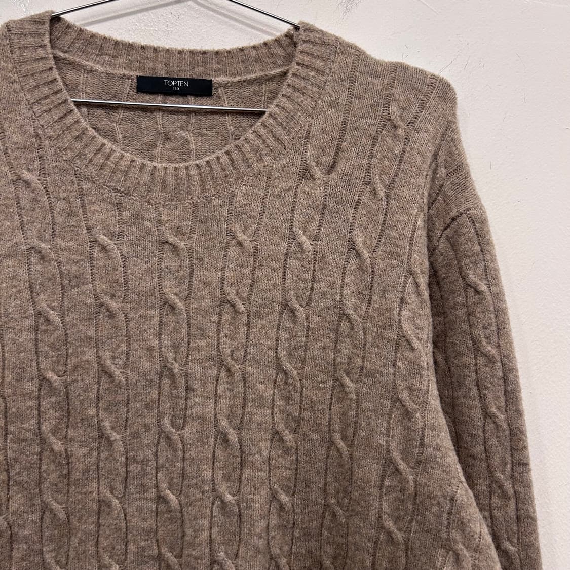 탑텐 울부클 꽈배기 라운드 니트 상품이미지1