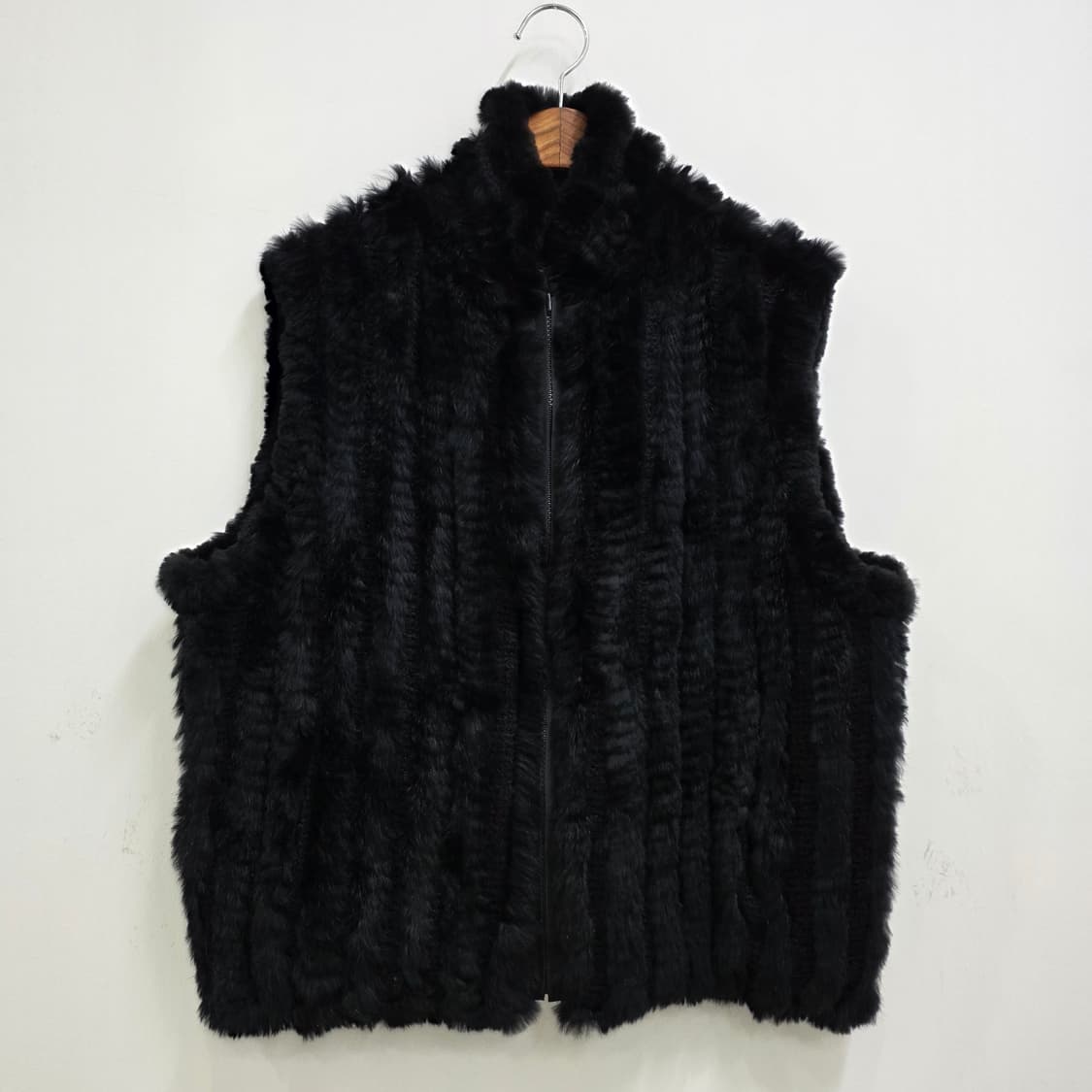 리버시블 실크100% 래빗퍼 블랙 베스트 상품이미지1