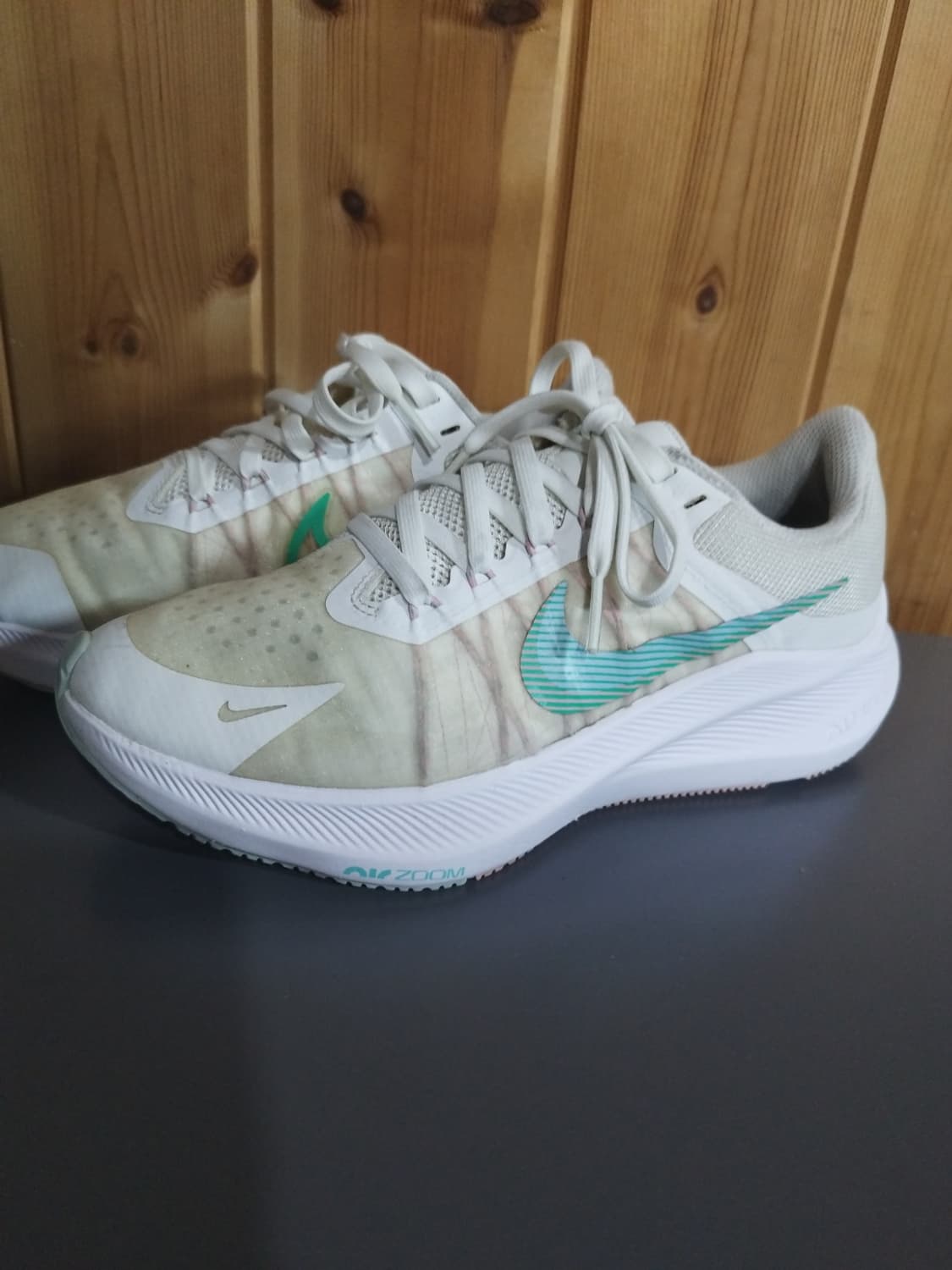 235mm 나이키 줌윈플로8 런닝화  상품이미지1