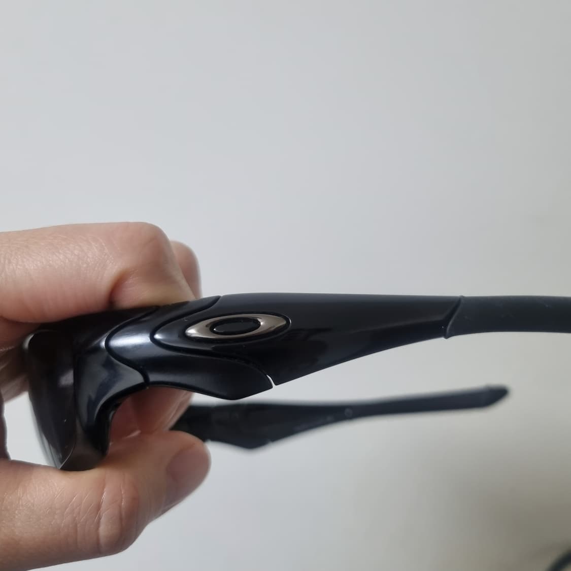 오클리 스트레이트 자켓2.0 폴리쉬드 블랙 상품이미지1