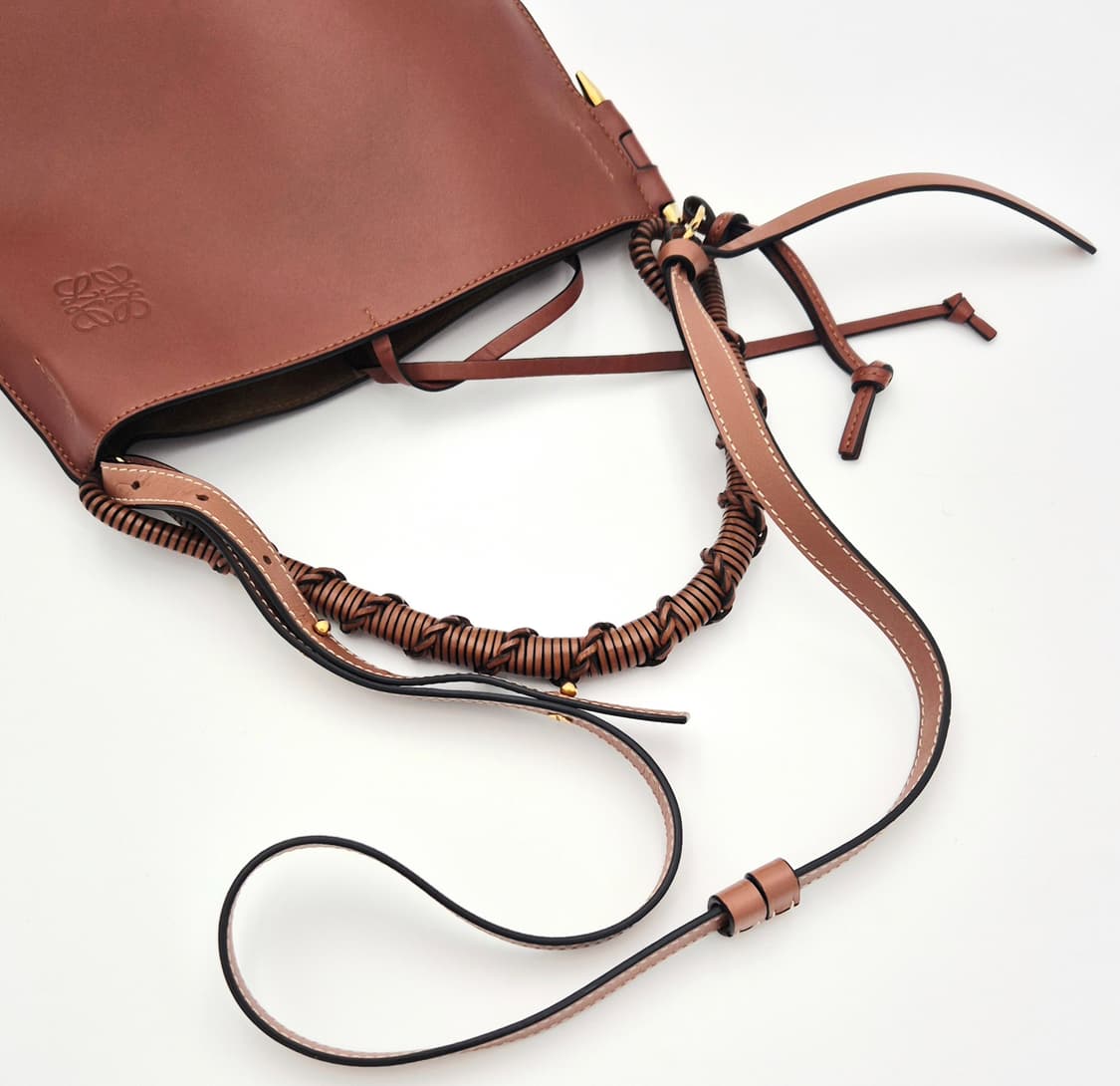 로에베 케이트 탑핸들 버킷백 상품이미지4