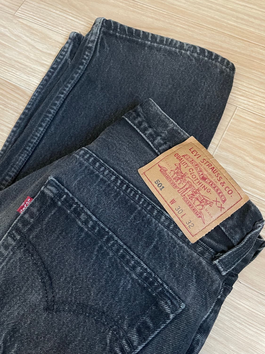 리바이스 501 흑청 데님 상품이미지3