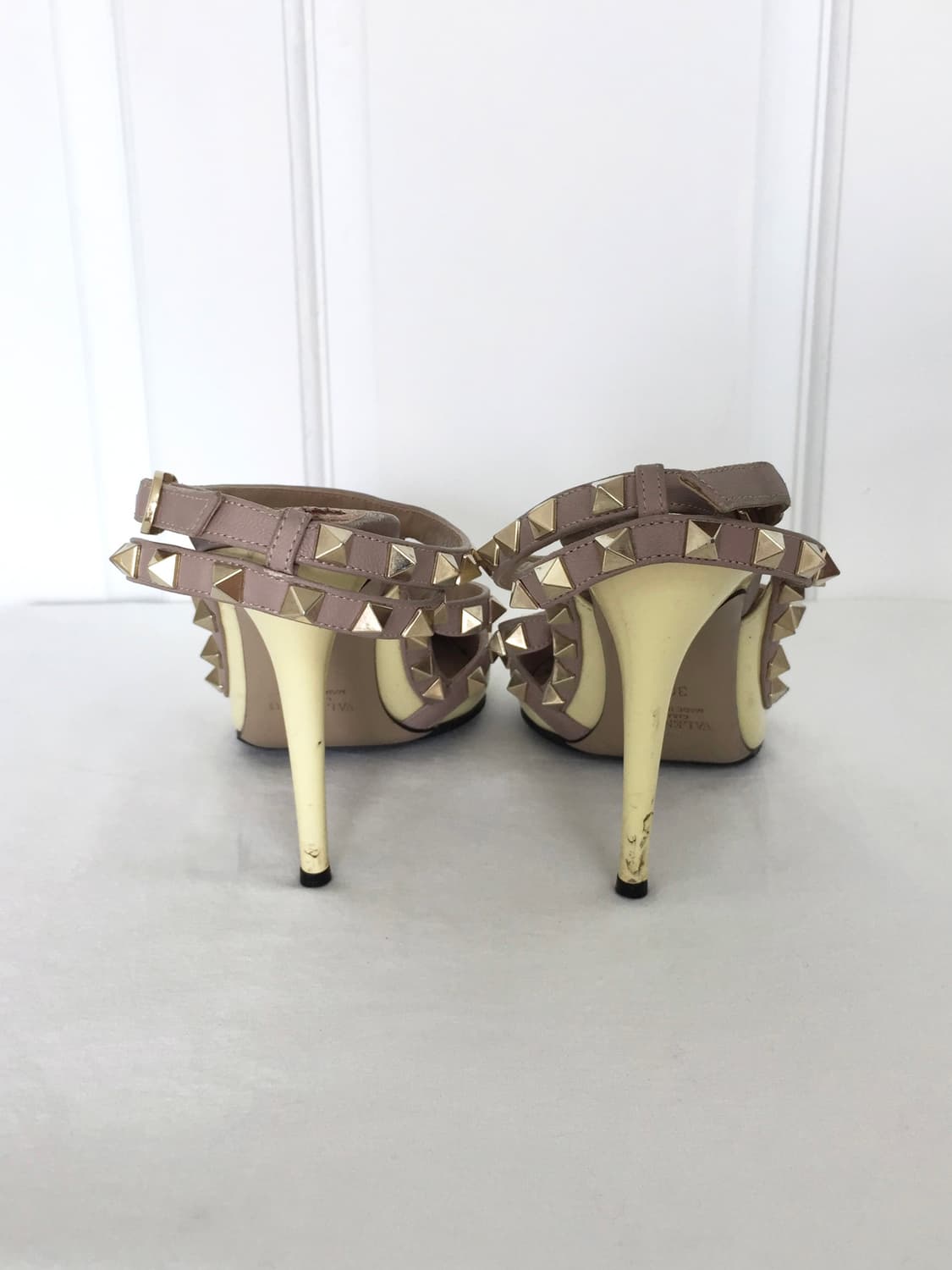 Valentino Rockstud Strap Heels 상품이미지3