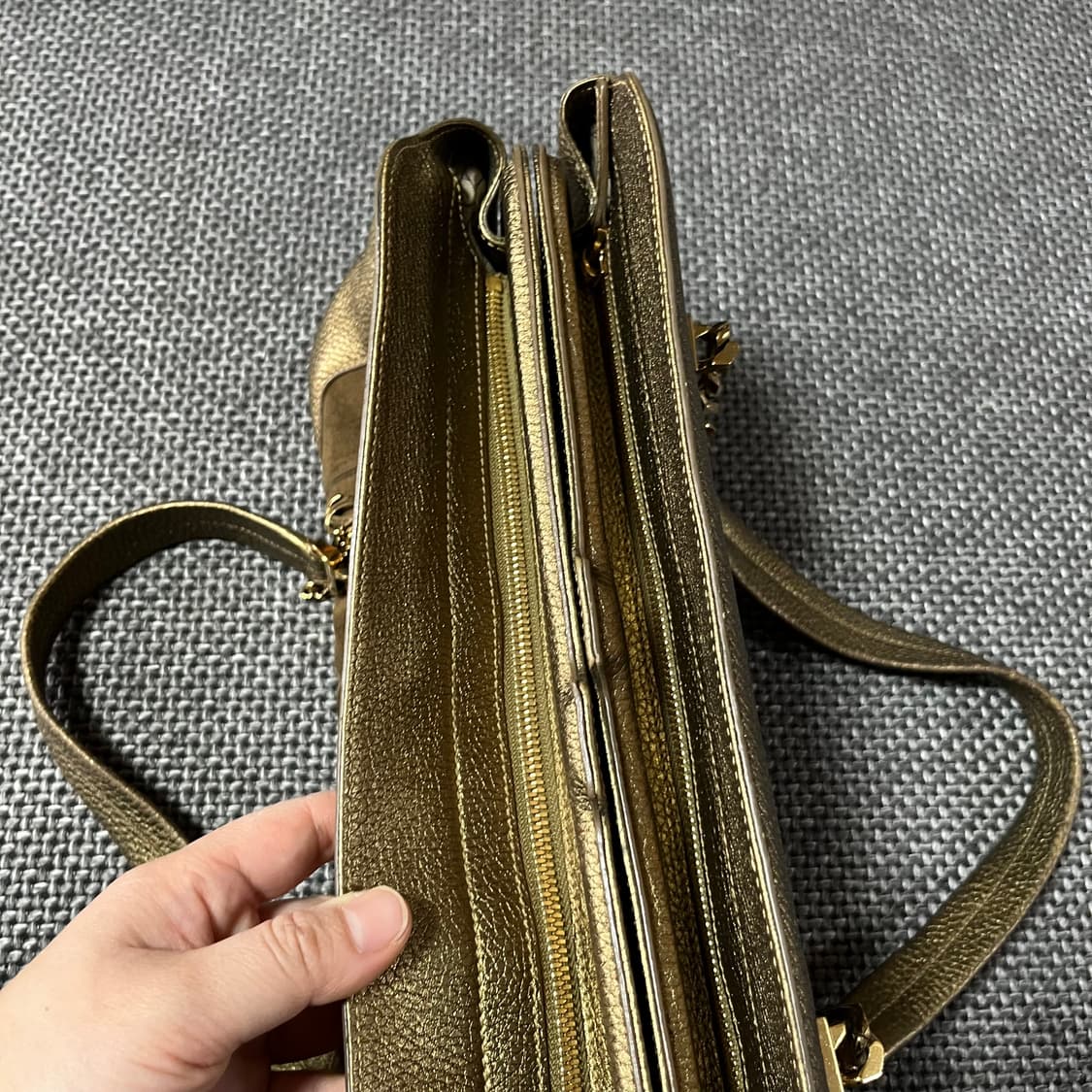 까르띠에 cartier 빈티지 골드 리얼레더 이태리 숄더백 상품이미지5