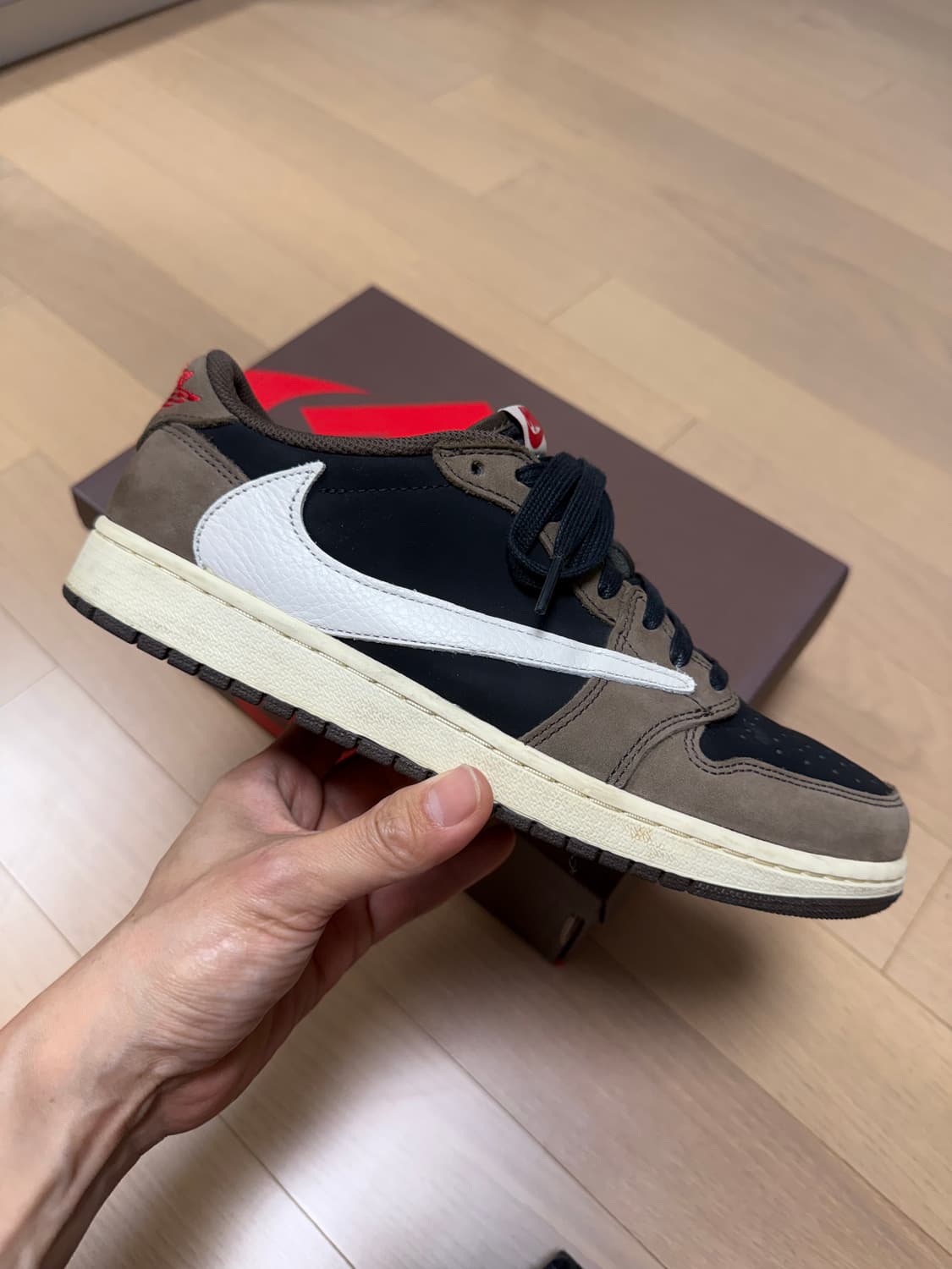 조던 1 로우 스캇 모카 상품이미지3