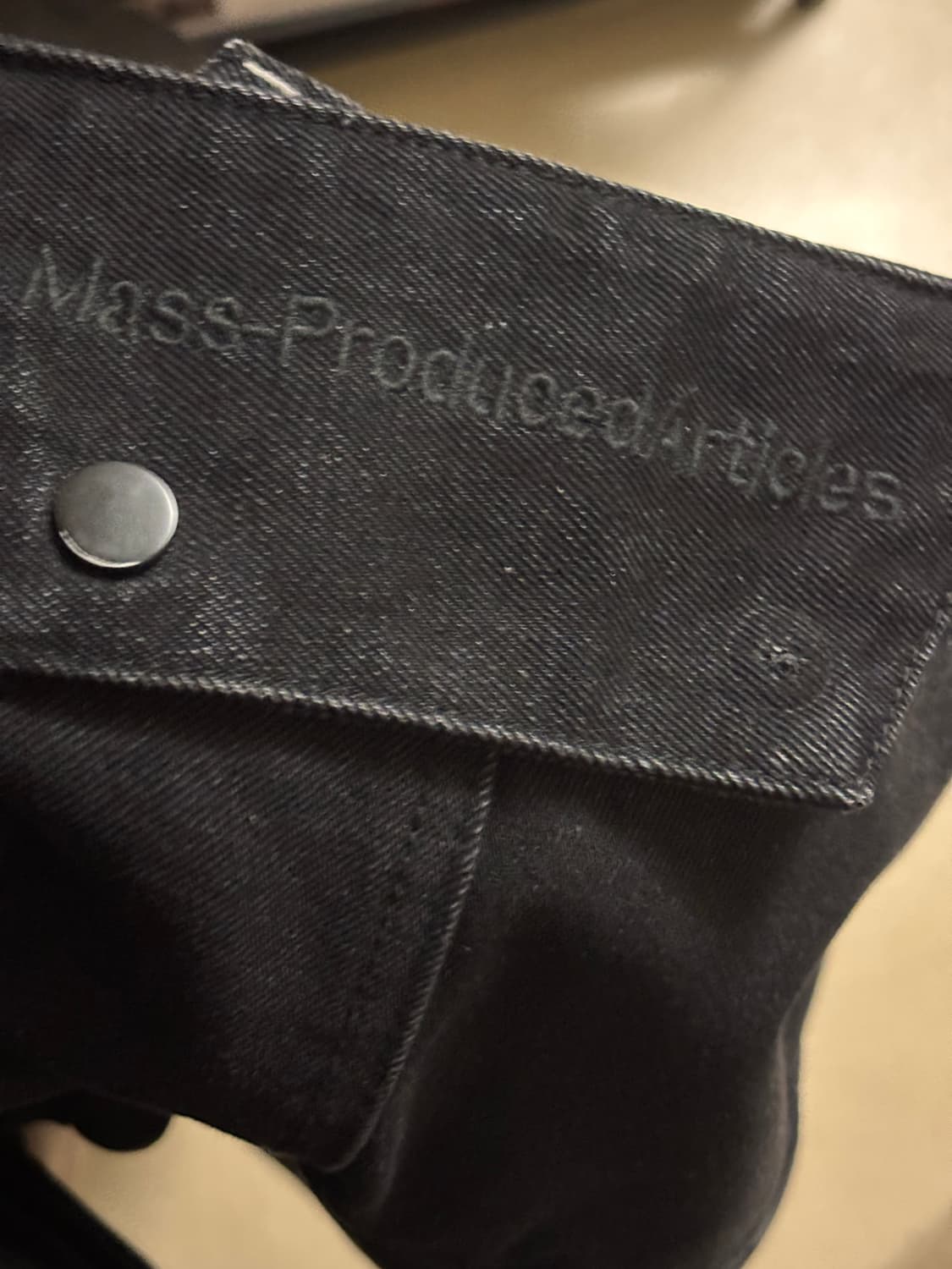 플라스틱플로덕트 리빌드 팬츠L사이즈 팝니다. 상품이미지3