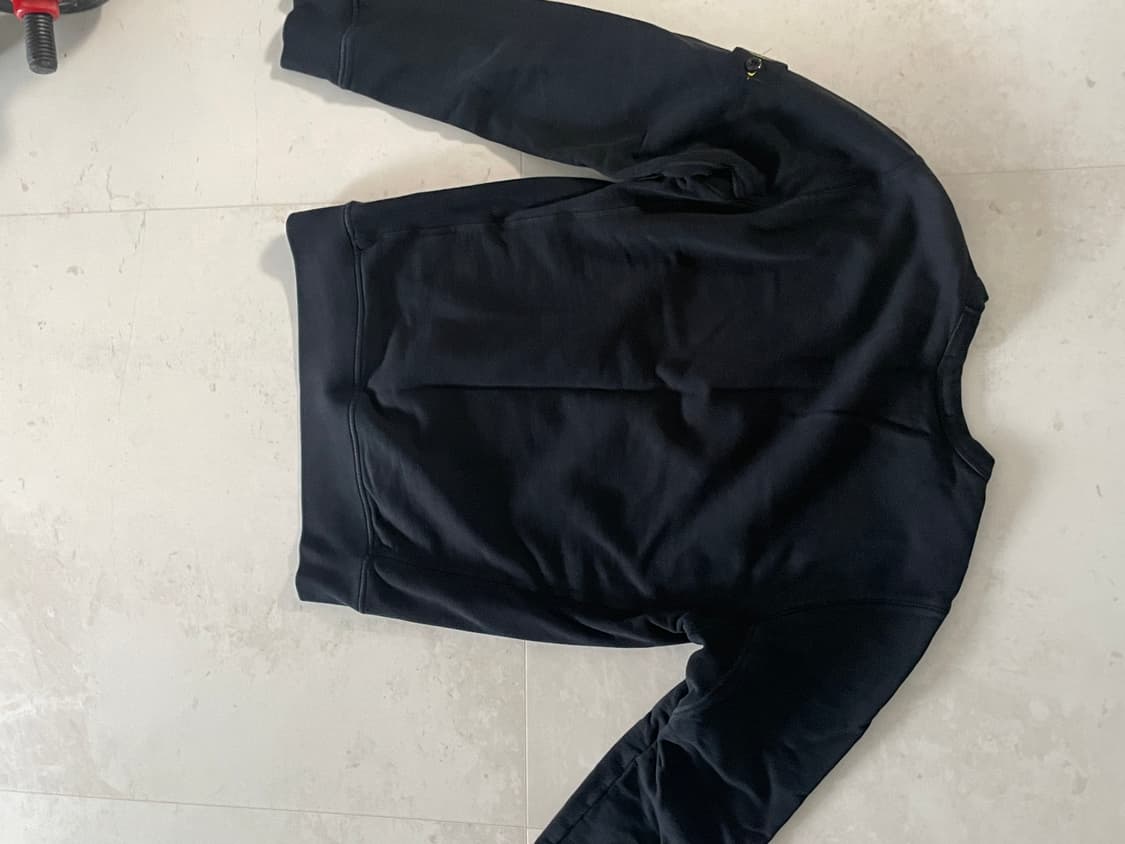 스톤아일랜드 맨투맨 검은색s 상품이미지2