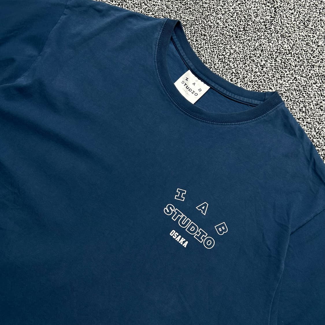 아이앱 스튜디오(I.A.B STUDIO)오사카 네이비 반팔티 상품이미지2