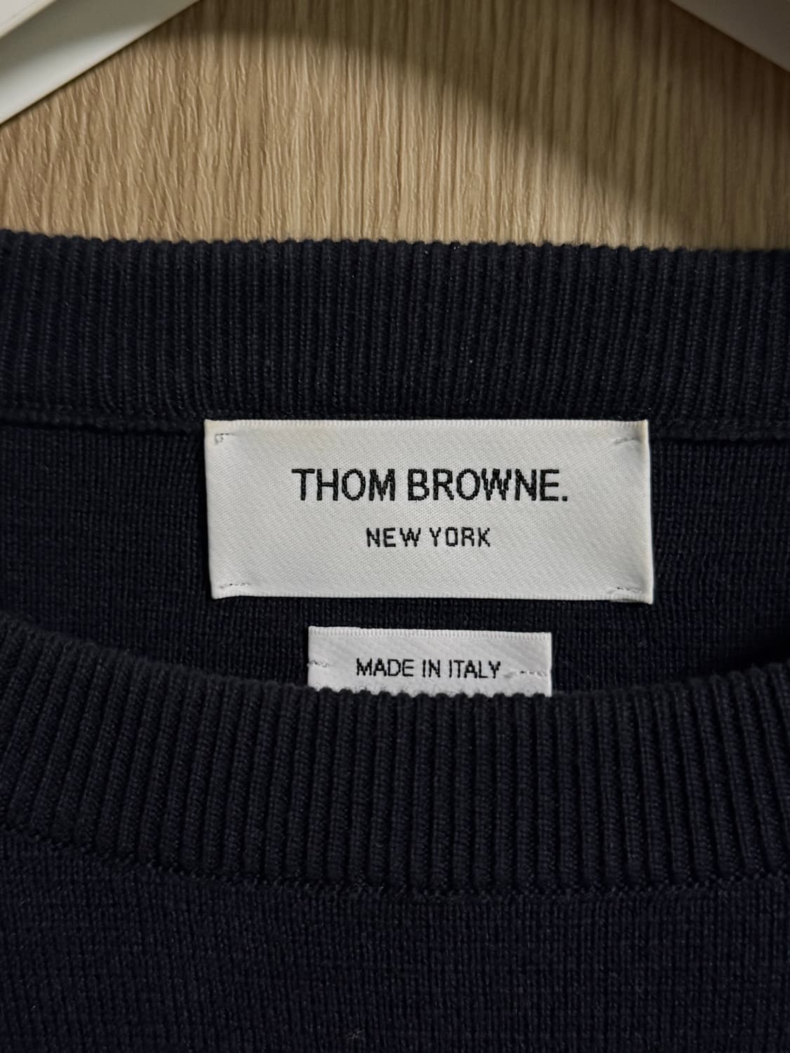 톰브라운 사선완장 밀라노스티치 금장 니트 네이비 5 상품이미지5