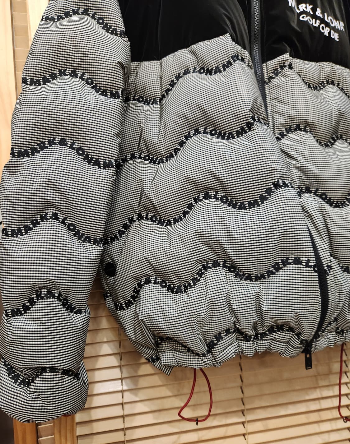 (새상품)마크앤로나 리플 다운점퍼 골프패딩 상품이미지3