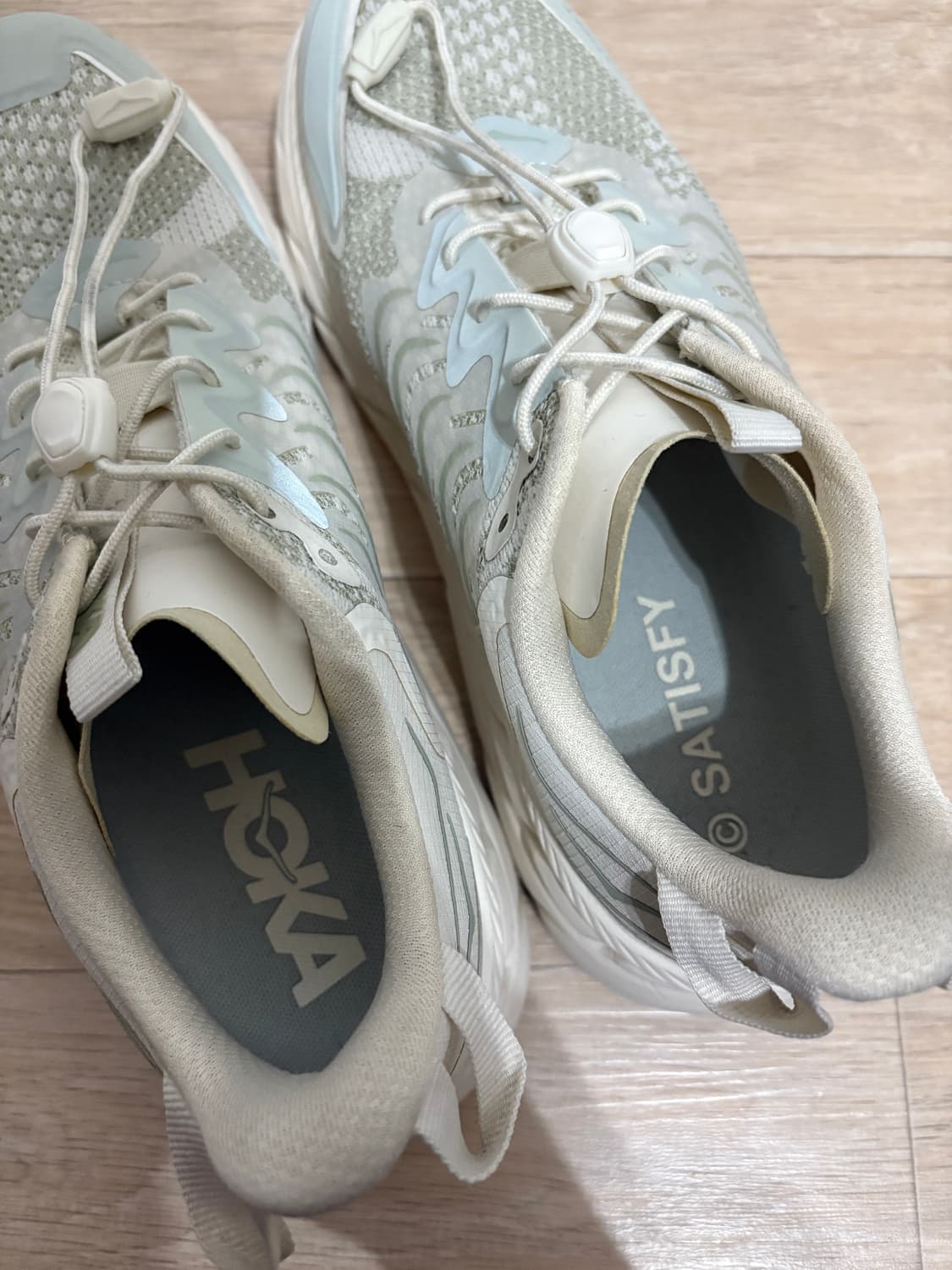 호카 세티스파이 / 클리프톤 LS 셀라돈 틴트 위스퍼 화이트 / 255 상품이미지5