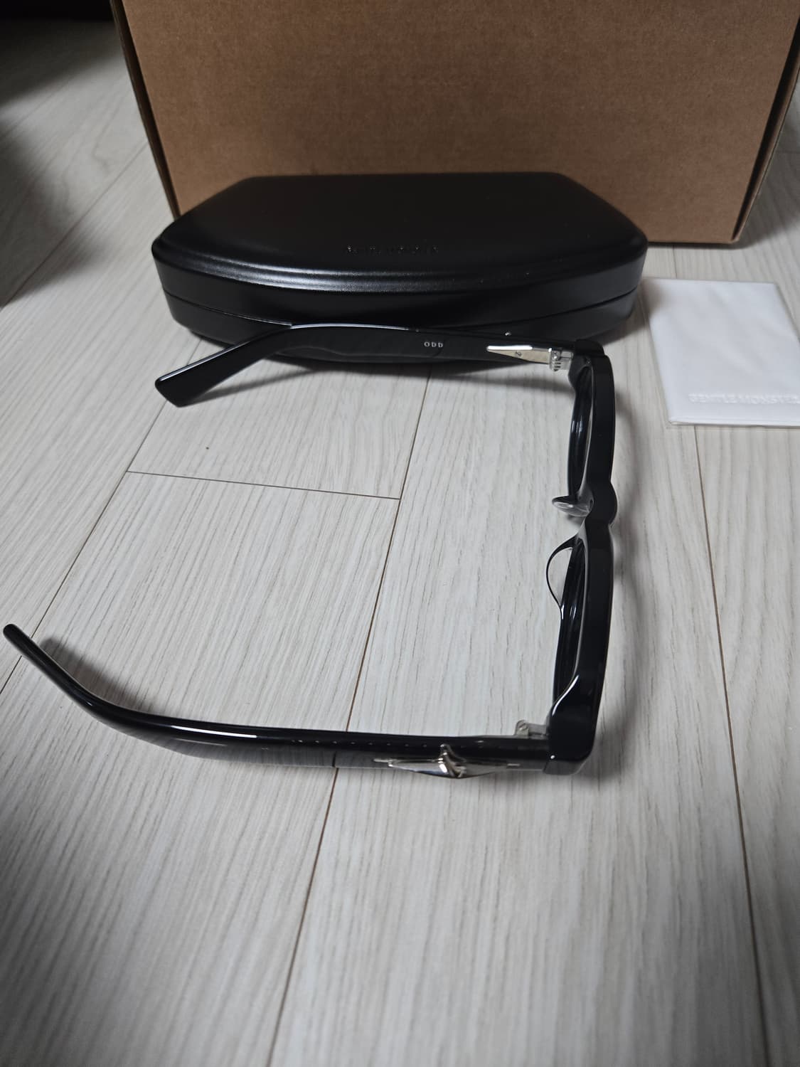 젠틀몬스터 오드 01 안경  상품이미지5