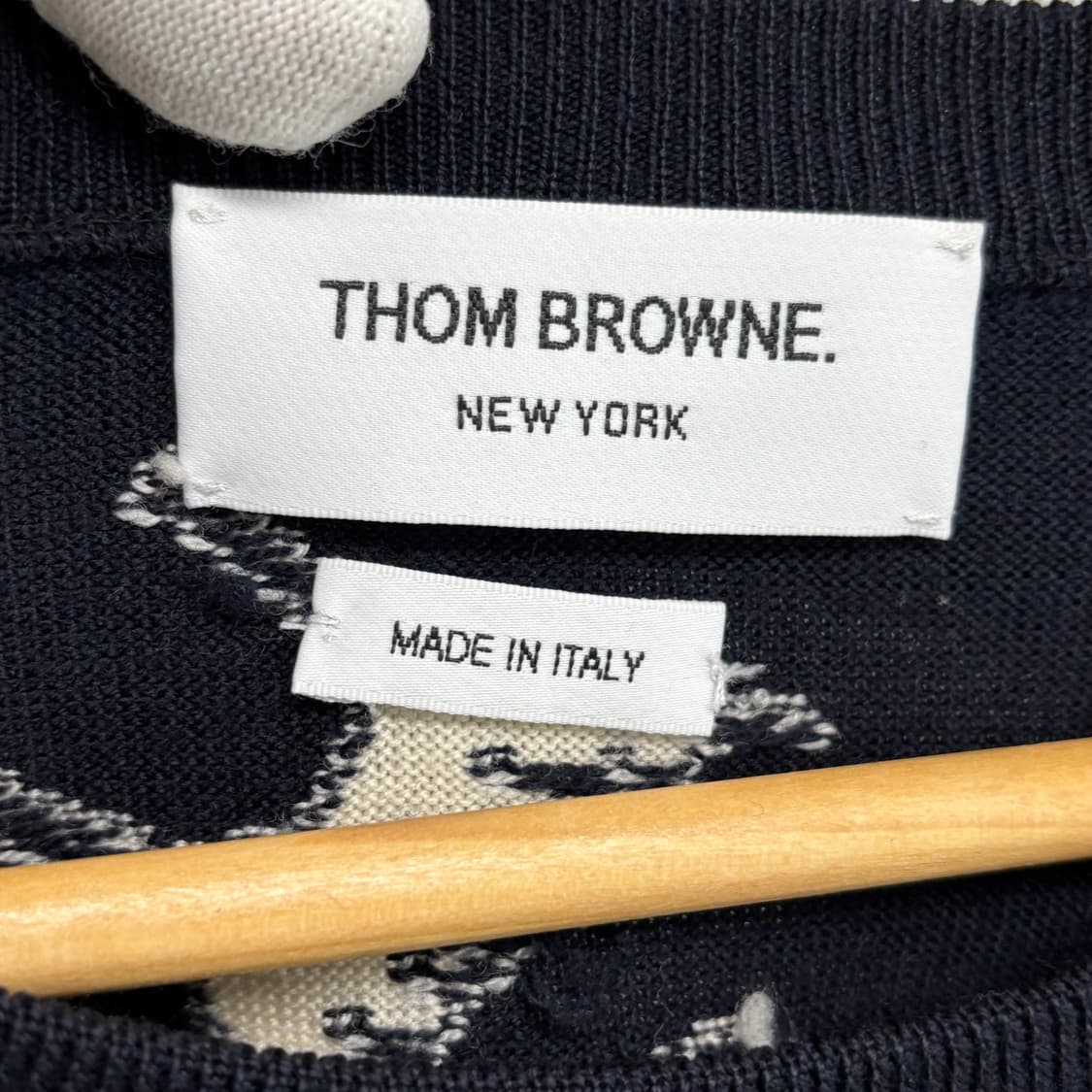 [5]톰브라운 사선완장 애니멀 니트 상품이미지3