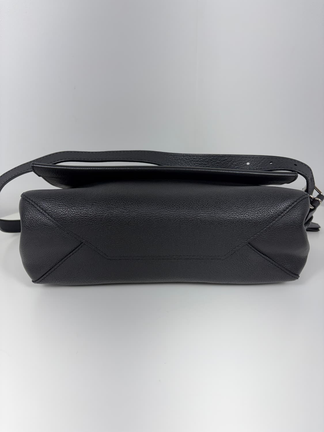 루이비통 M50250 락미2 은장 숄더백 상품이미지6