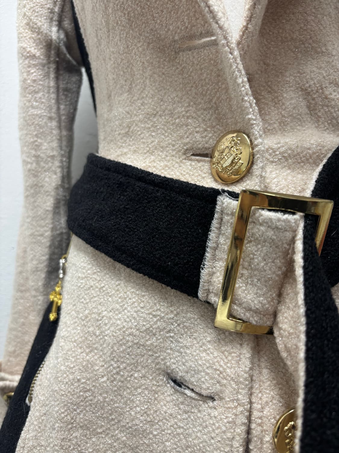 디아 d.i.a 아이보리 부클레 갸루 십자가 지퍼 코트자켓 상품이미지6