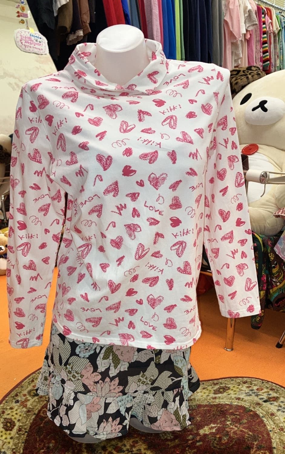 kikki 레터링 폴라 티셔츠 상품이미지1