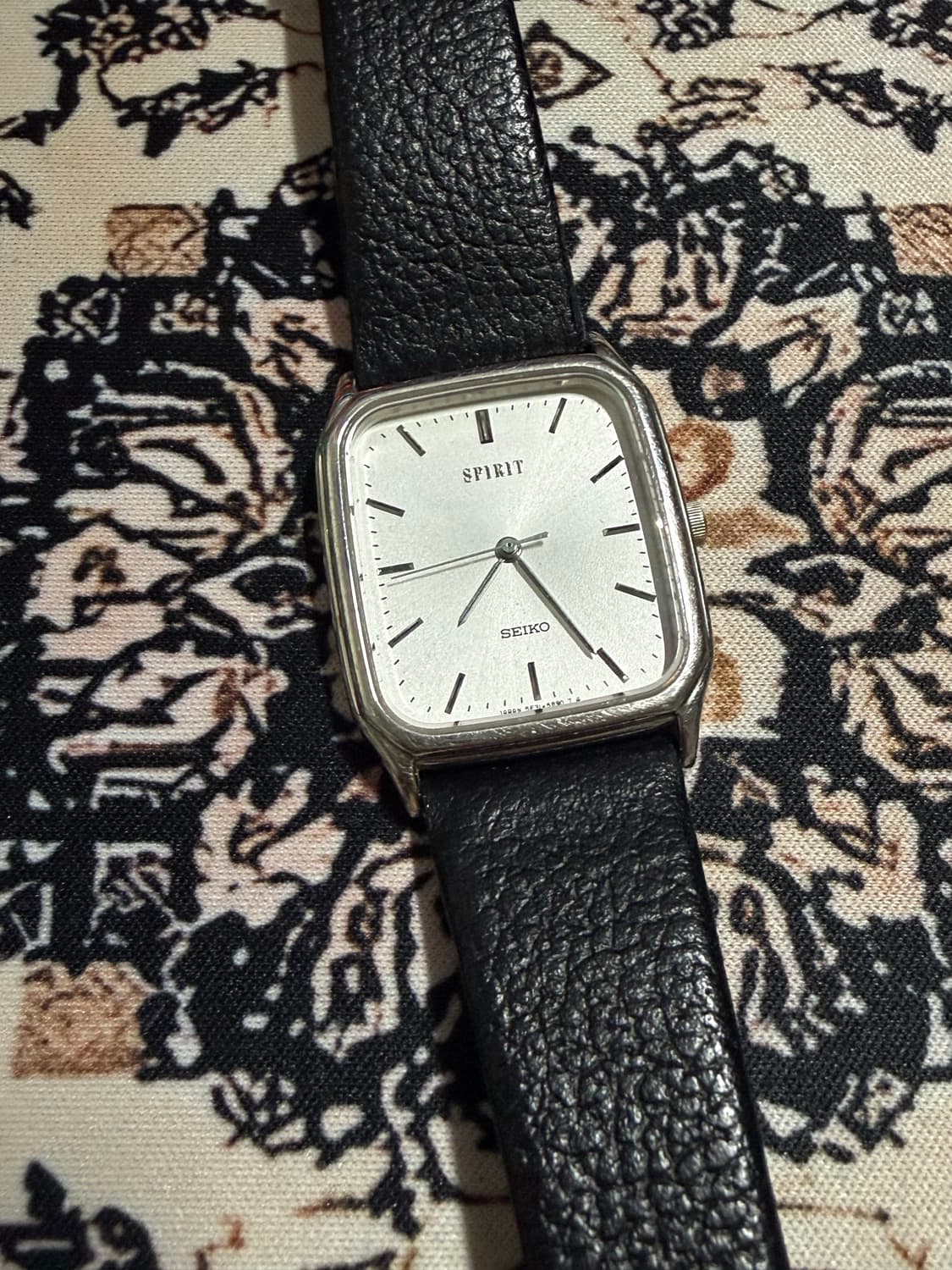 SEIKO 빈티지 쿼츠 시계 상품이미지1