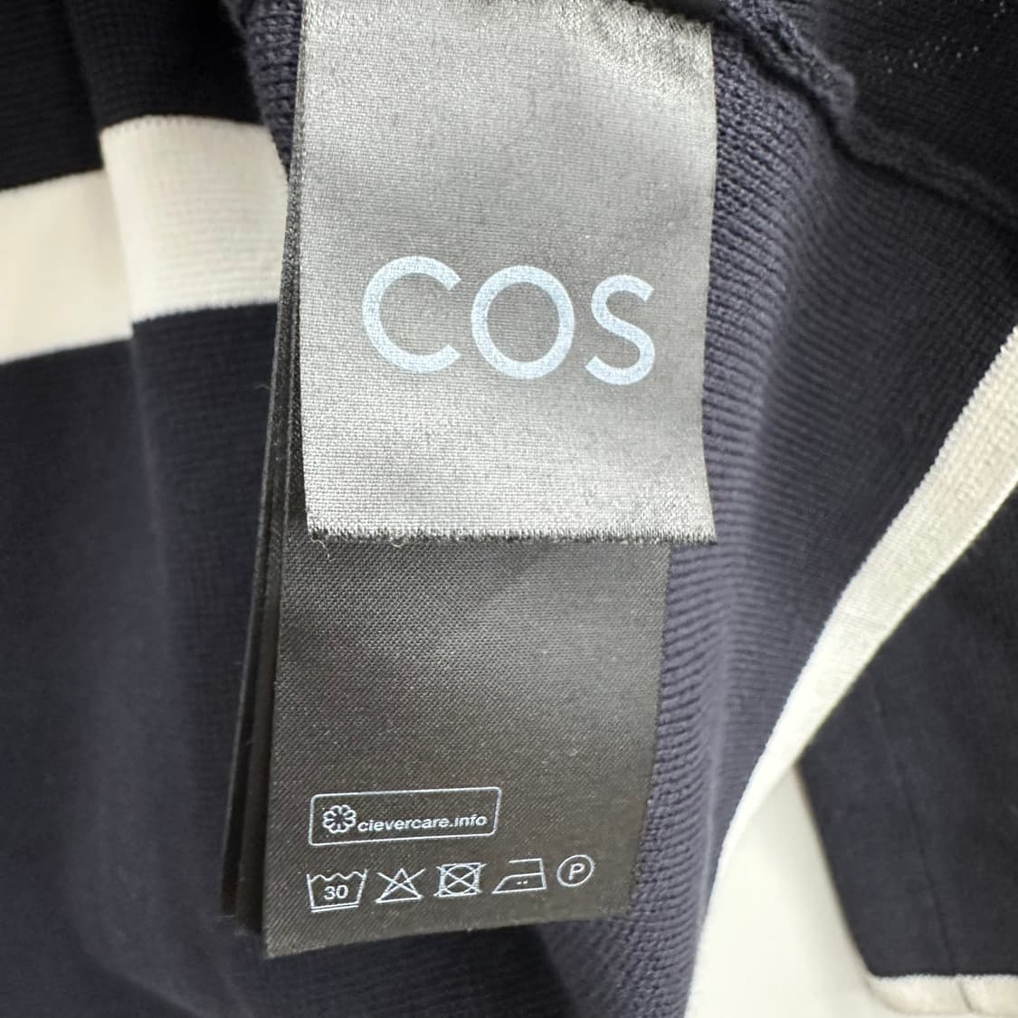 85 COS 코스 여자 스트라이프 폴라 니트 상품이미지4