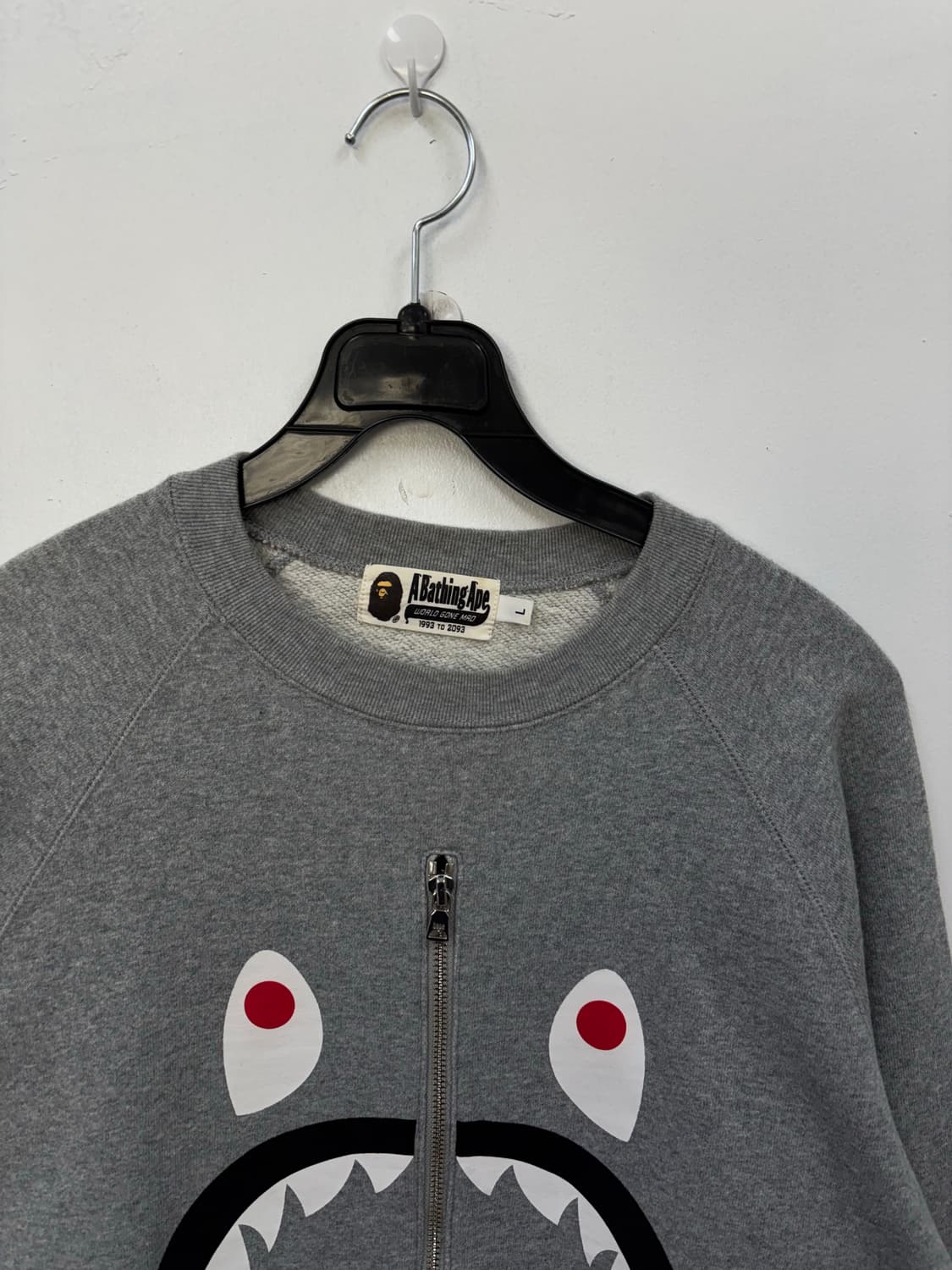 베이프 샤크 롱 슬리브 맨투맨 상품이미지3