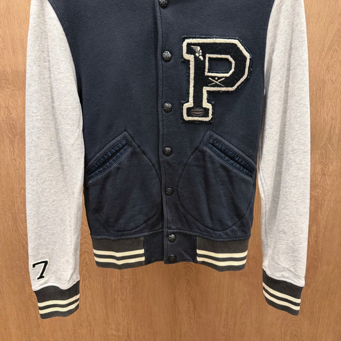 폴로 랄프 로렌 후드 바시티 자켓 배색 와펜 디테일 레귤러핏 블랙 상품이미지5