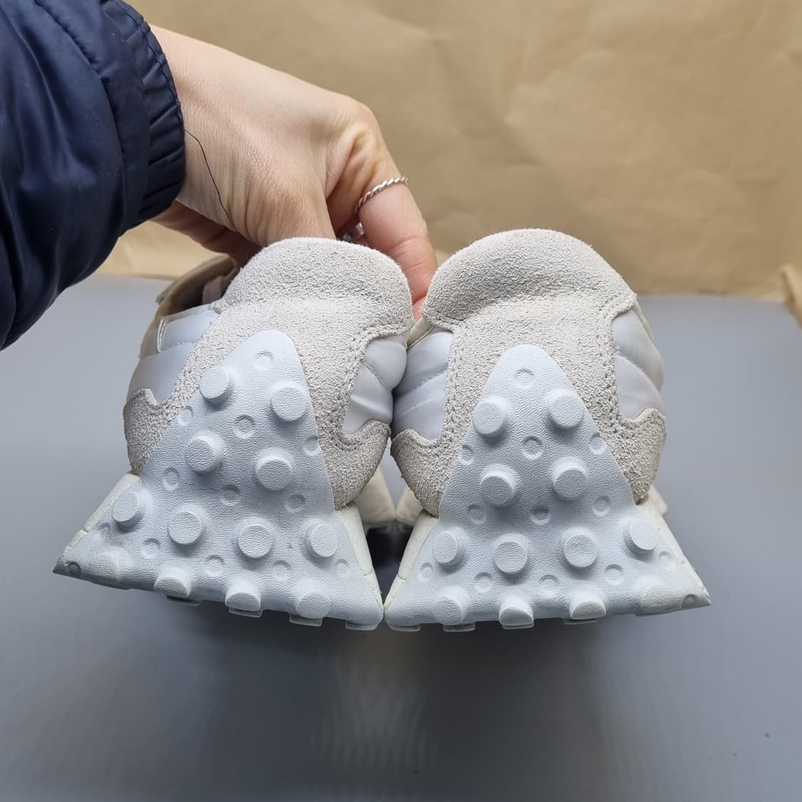 뉴발란스 327 화이트 운동화 255 상품이미지4