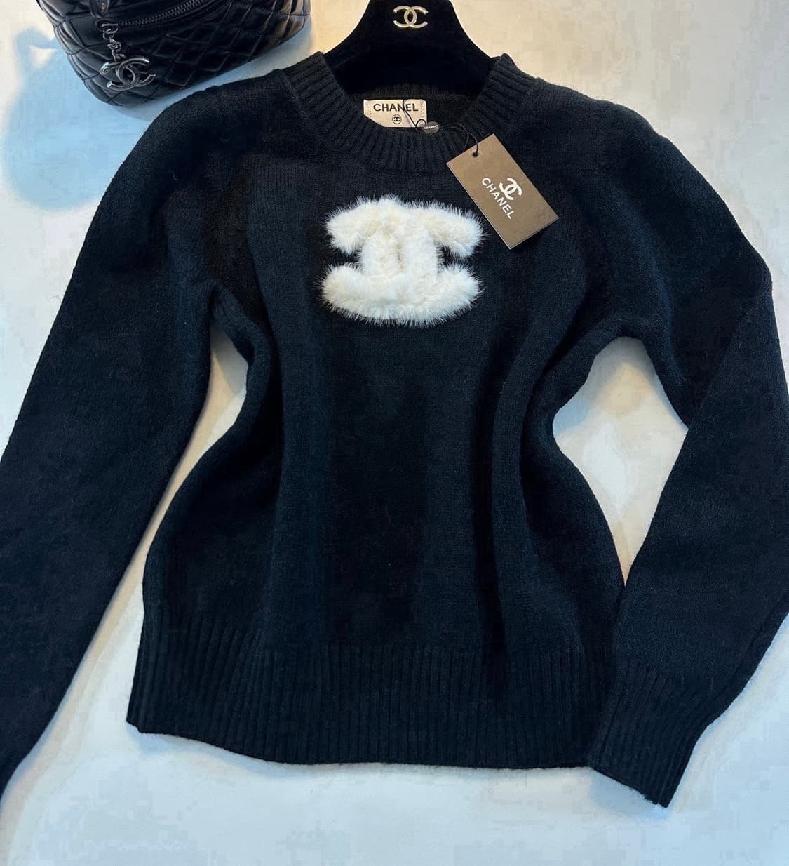 (새상품)샤넬퍼로고니트 상품이미지1