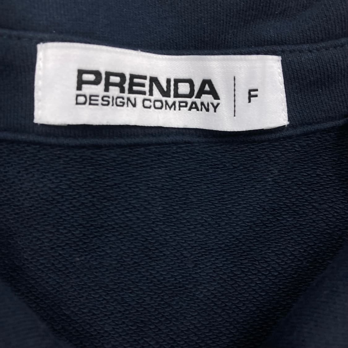 프렌다 네이비 컬러 코튼 크롭 바시티 자켓 상품이미지5