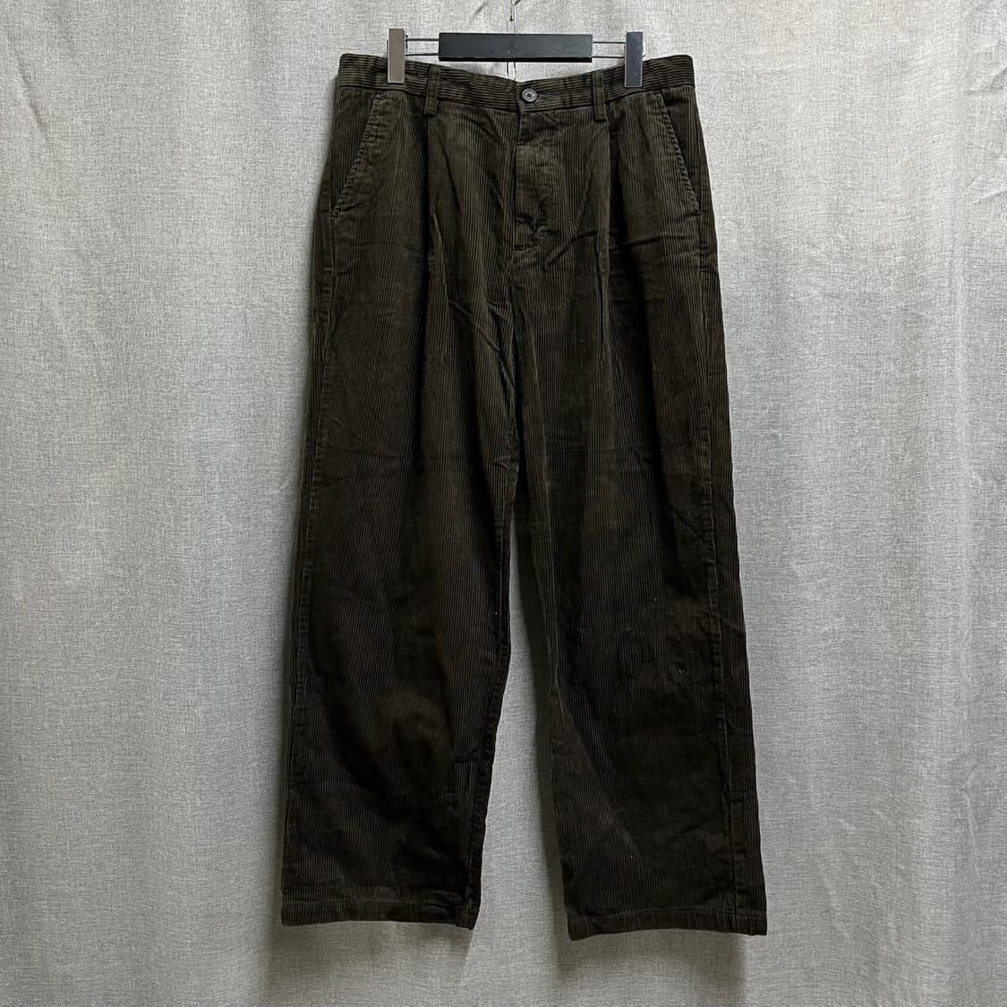 [33] 무신사 스탠다드 코듀로이 와이드 팬츠 바지 상품이미지1