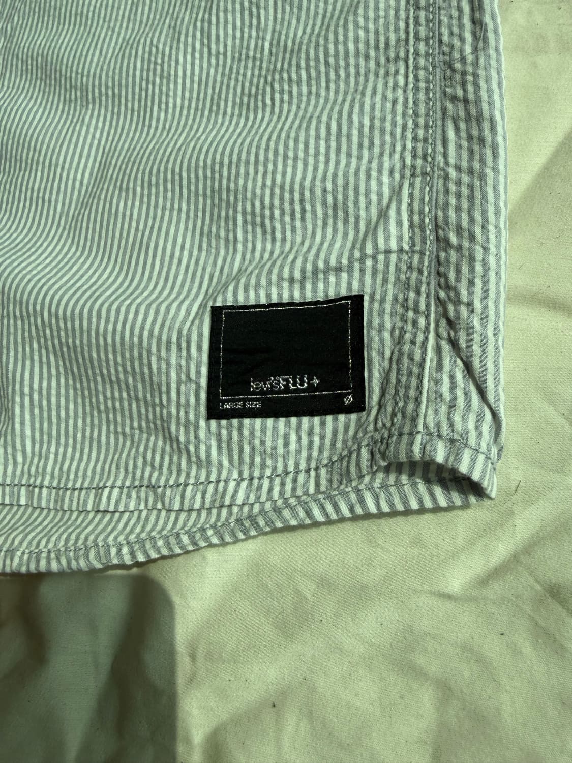 리바이스 스트라이프 반팔 셔츠 상품이미지3