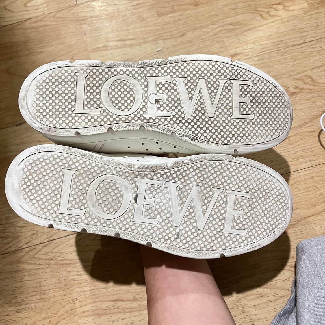 (240mm) 로에베 풀 그레인 가죽 스니커즈 EU38 상품이미지6