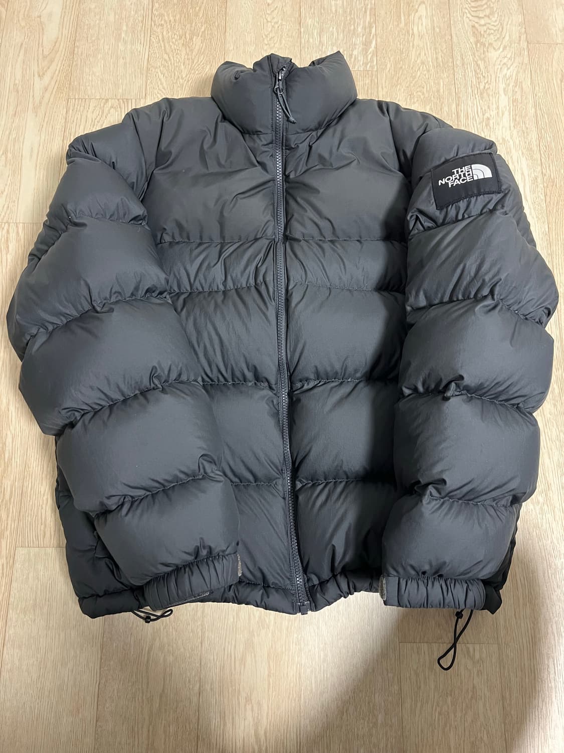 노스페이스 1992 눕시 칸예 패딩 아스팔트 그레이 상품이미지2