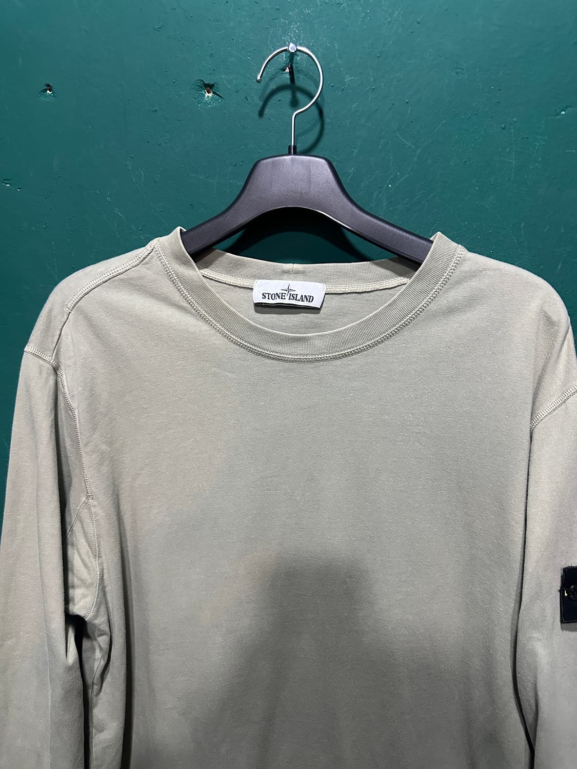 스톤아일랜드 롱슬리브 연카키 XL 상품이미지3