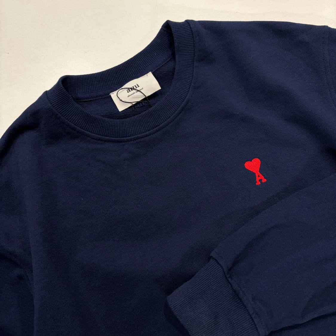 [M] 아미 스몰 하트 로고 네이비 맨투맨 B306 상품이미지3