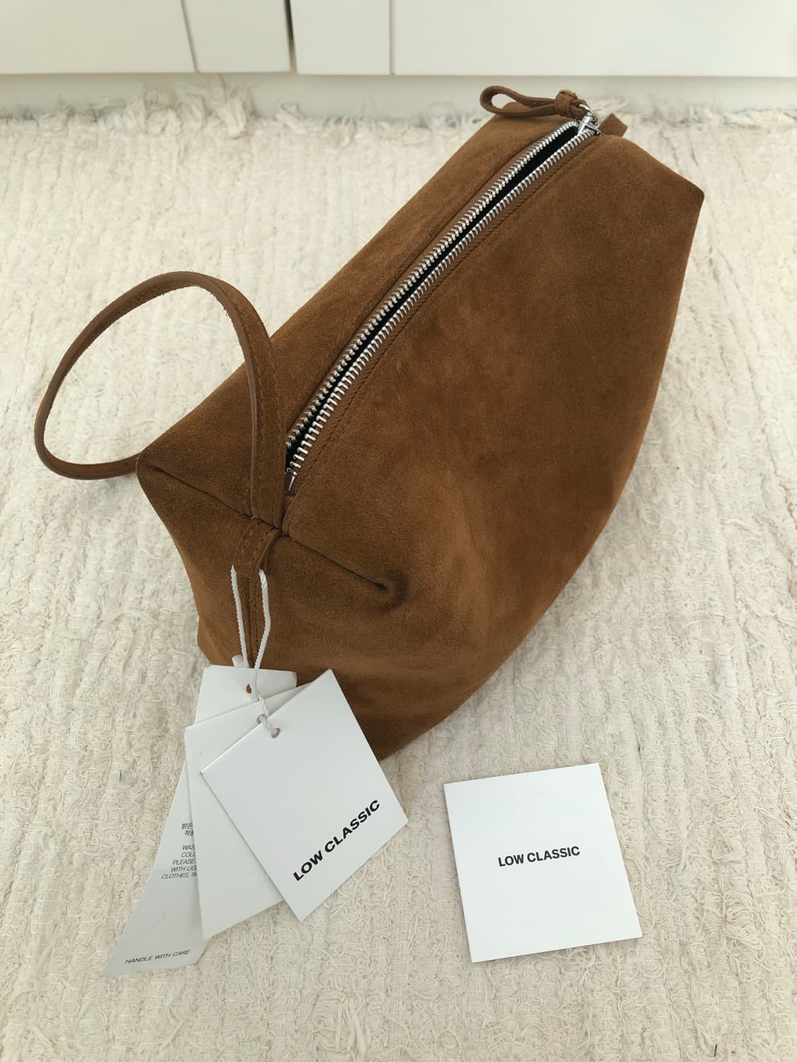 로우클래식 스웨이드 카라멜 박스백 브라운 상품이미지1