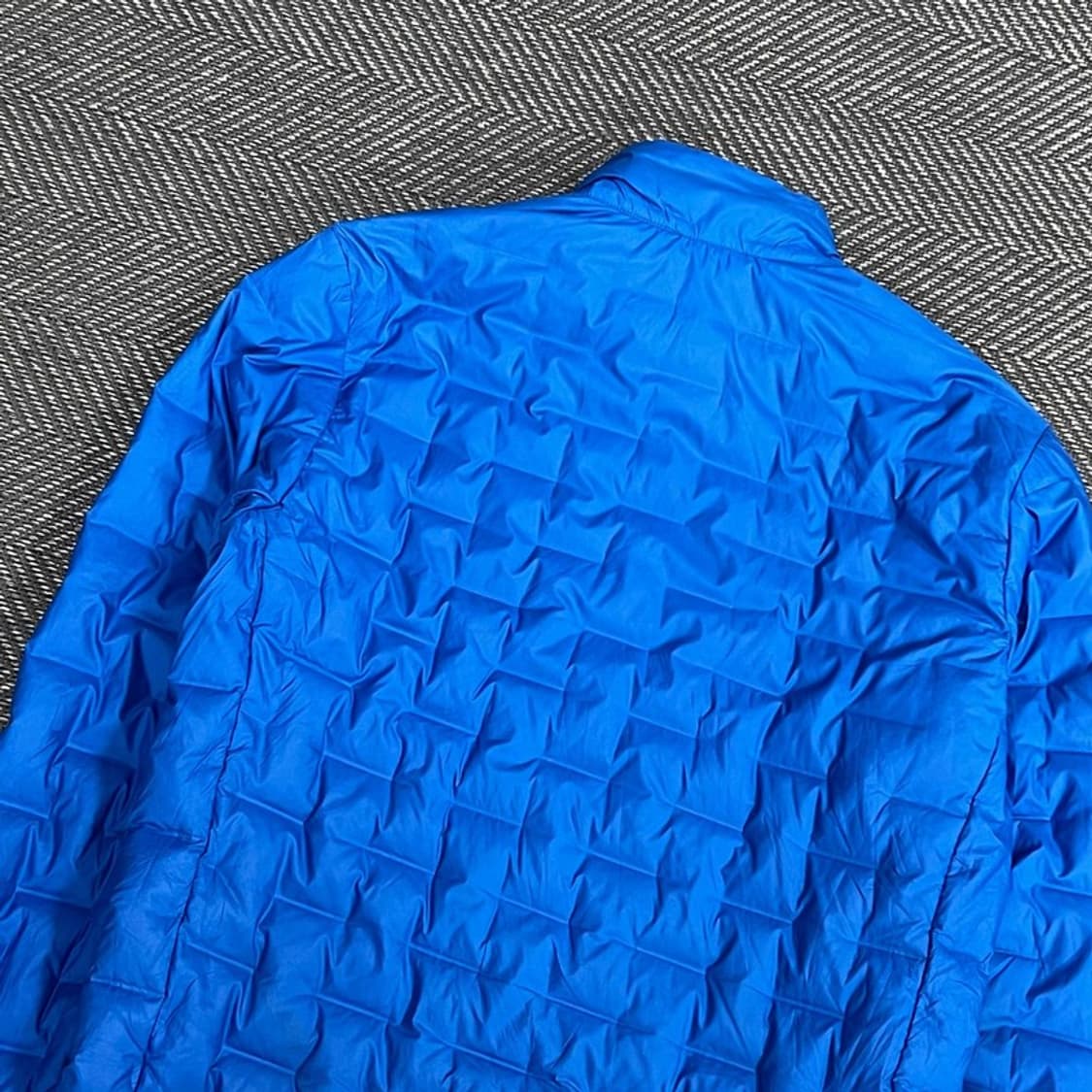 아디다스 테렉스 경량 덕다운 패딩  v1094 상품이미지4