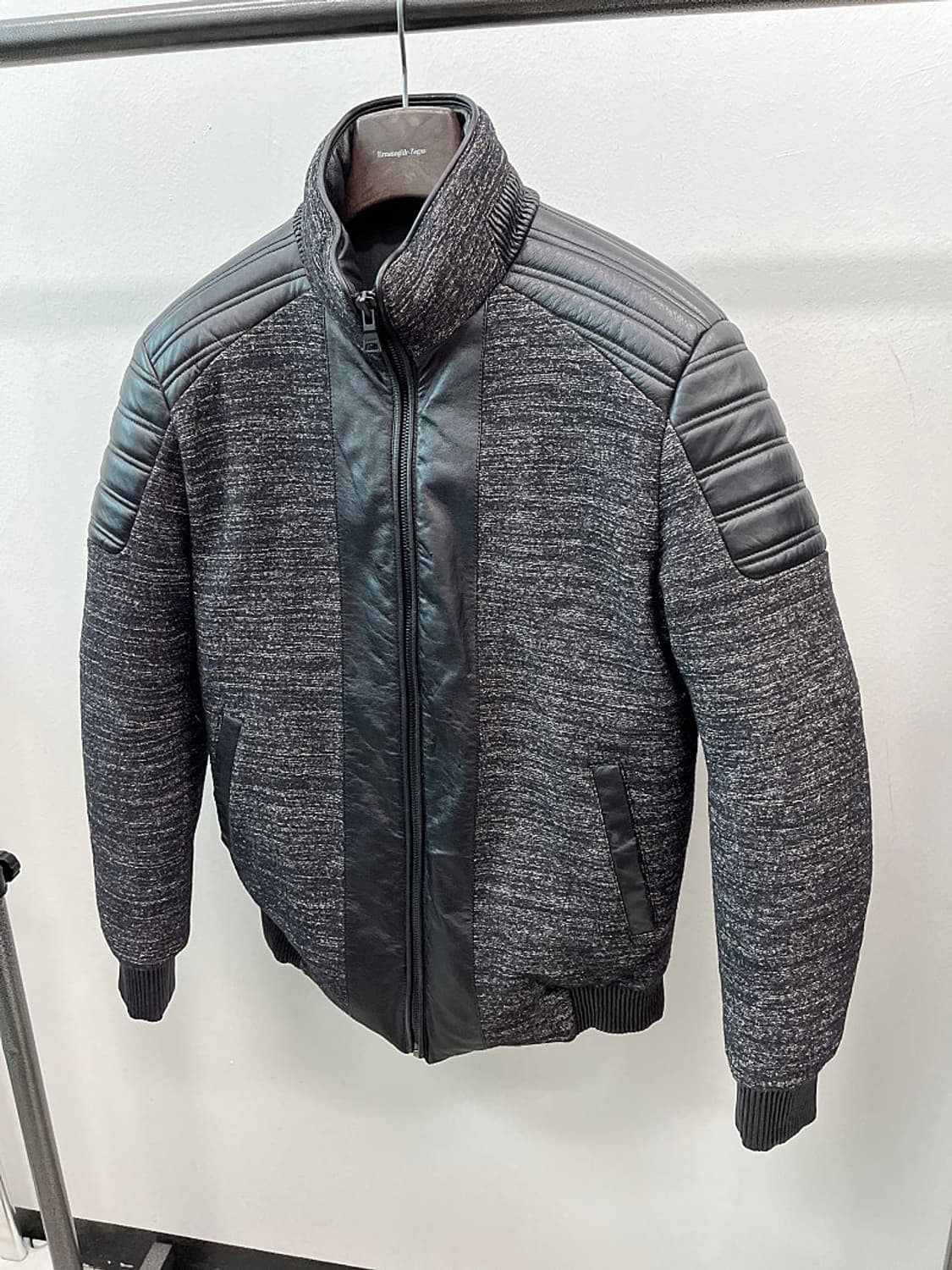 100) 반하트 레더믹스 구스 바이커 상품이미지1