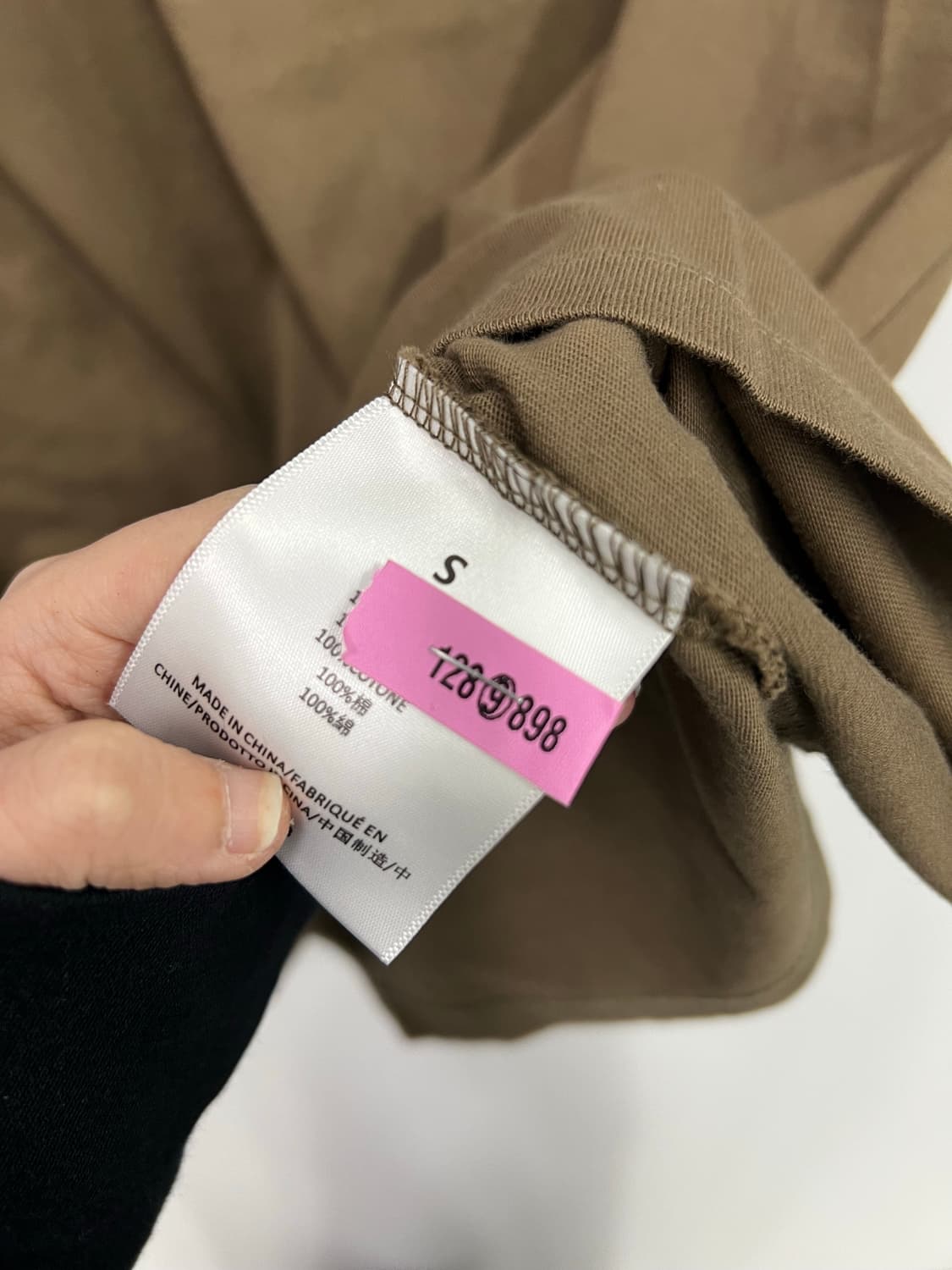 ESSENTIALS 카키색 티셔츠 상품이미지3