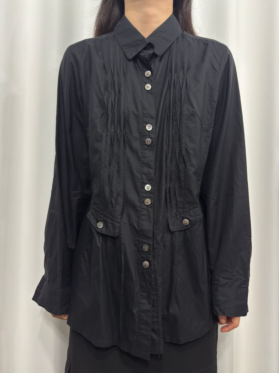black pintuck shirt 상품이미지1