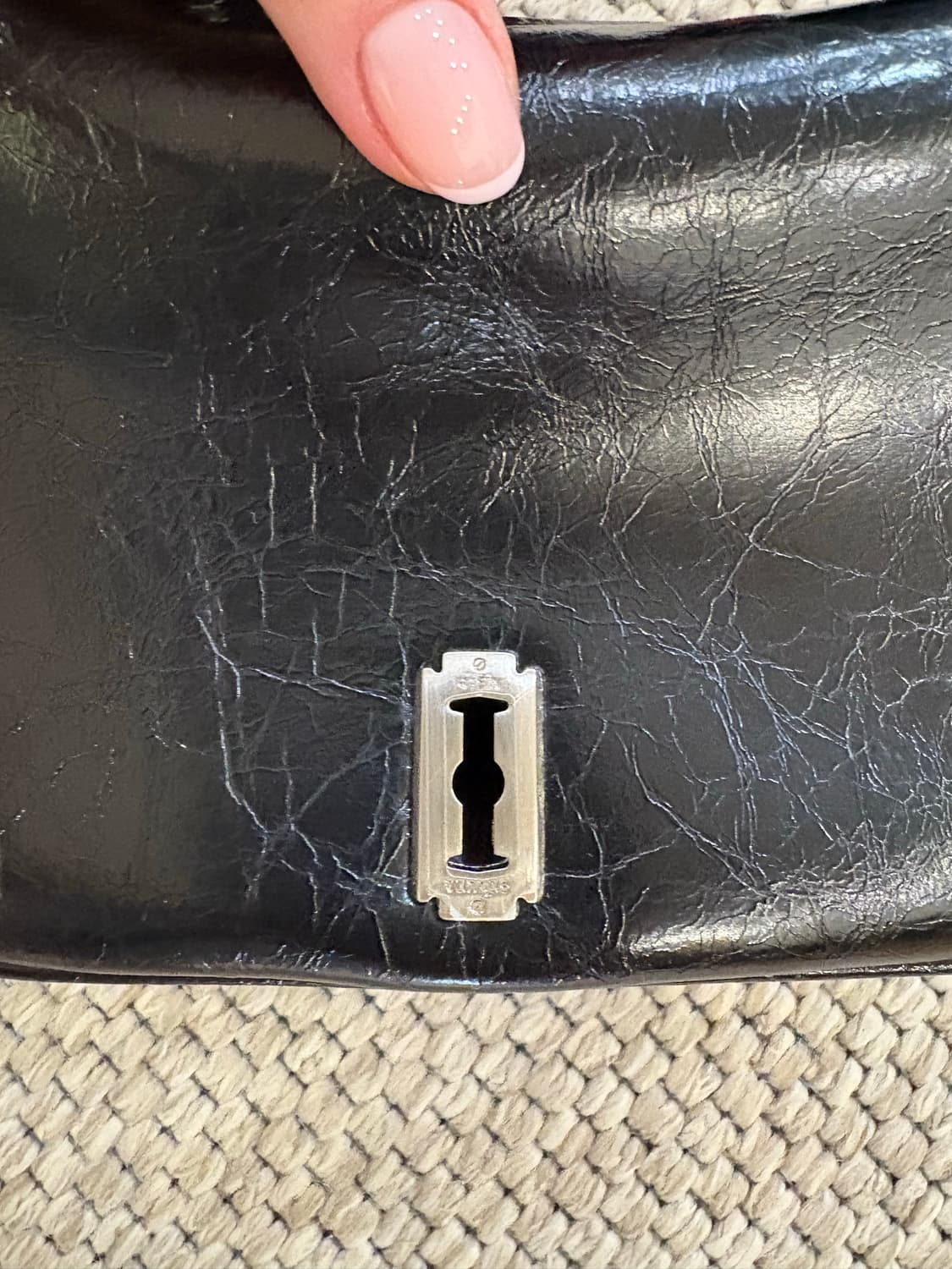 분크 하프문 코코넛 미니 토트백 블랙 상품이미지7