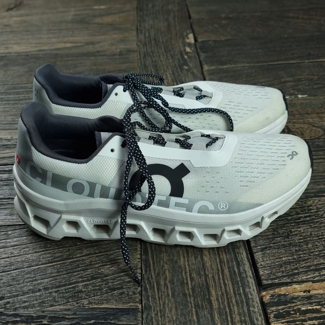 [온러닝] 클라우드몬스터 올 화이트 런닝화 M19030 상품이미지3