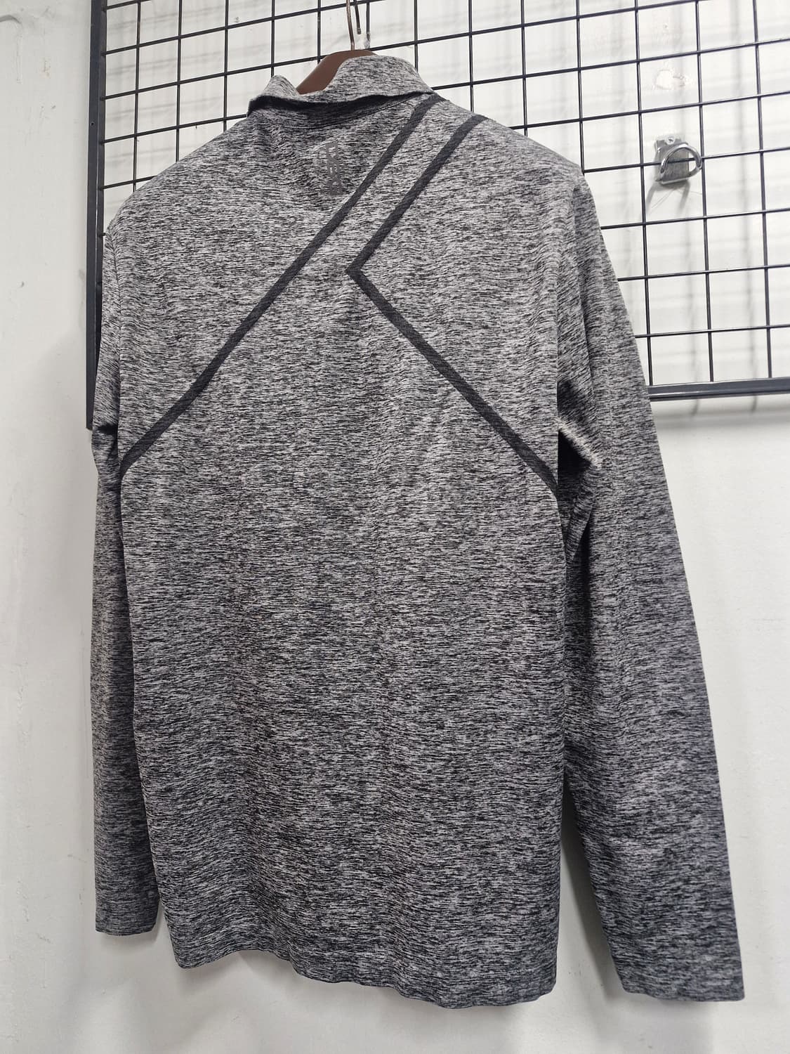 100L 데상트 골프 기능성 긴팔 카라티. 상품이미지8