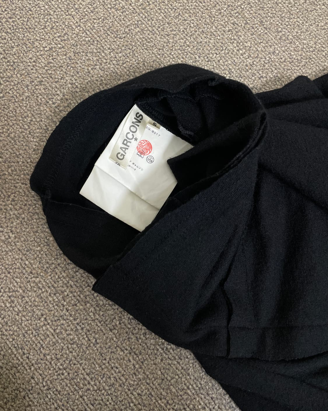 꼼데가르송 비대칭 컷앤쏘 니트 탑 상품이미지7