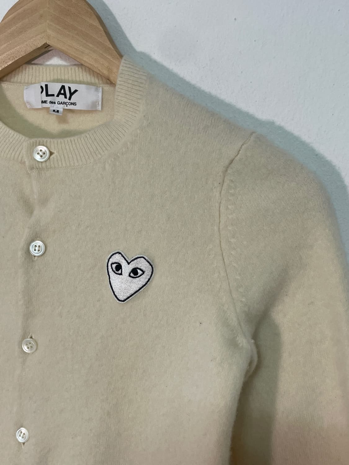 꼼데가르송 아이보리 화이트 와펜 가디건 상품이미지5