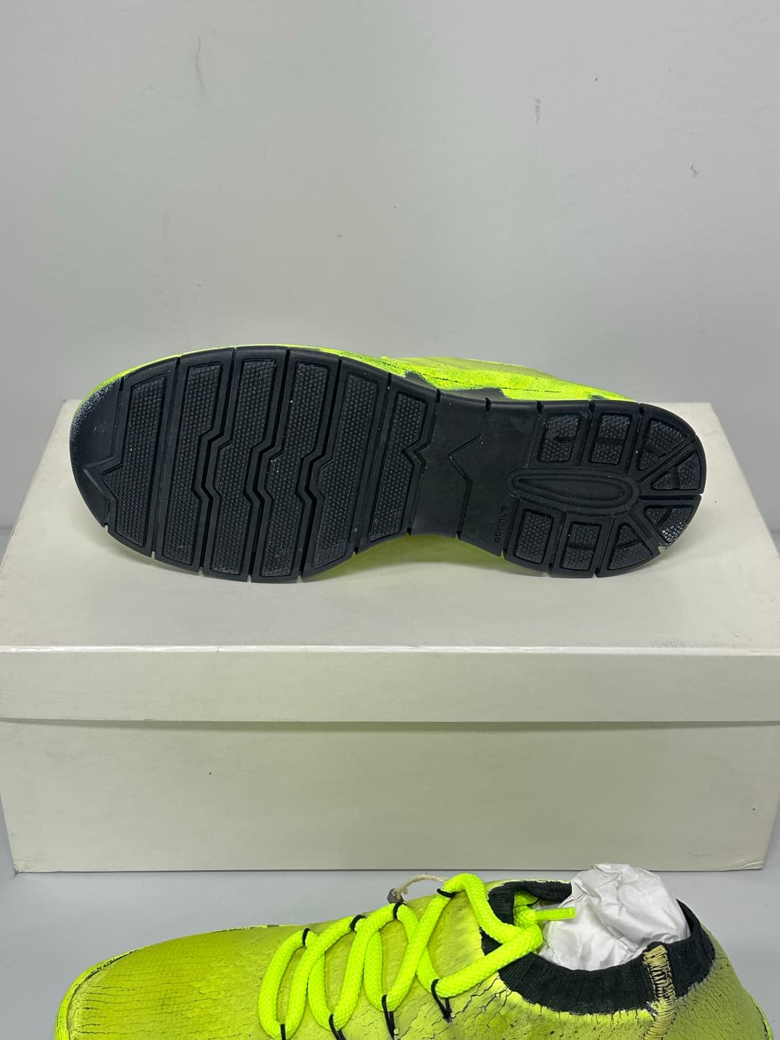 마르지엘라 페인팅 크랙업 러너 새상품 상품이미지8