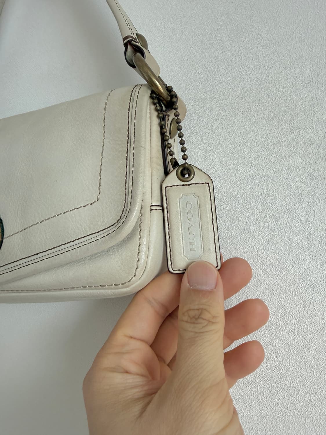 코치(COACH) 레더 코치 숄더백 상품이미지4