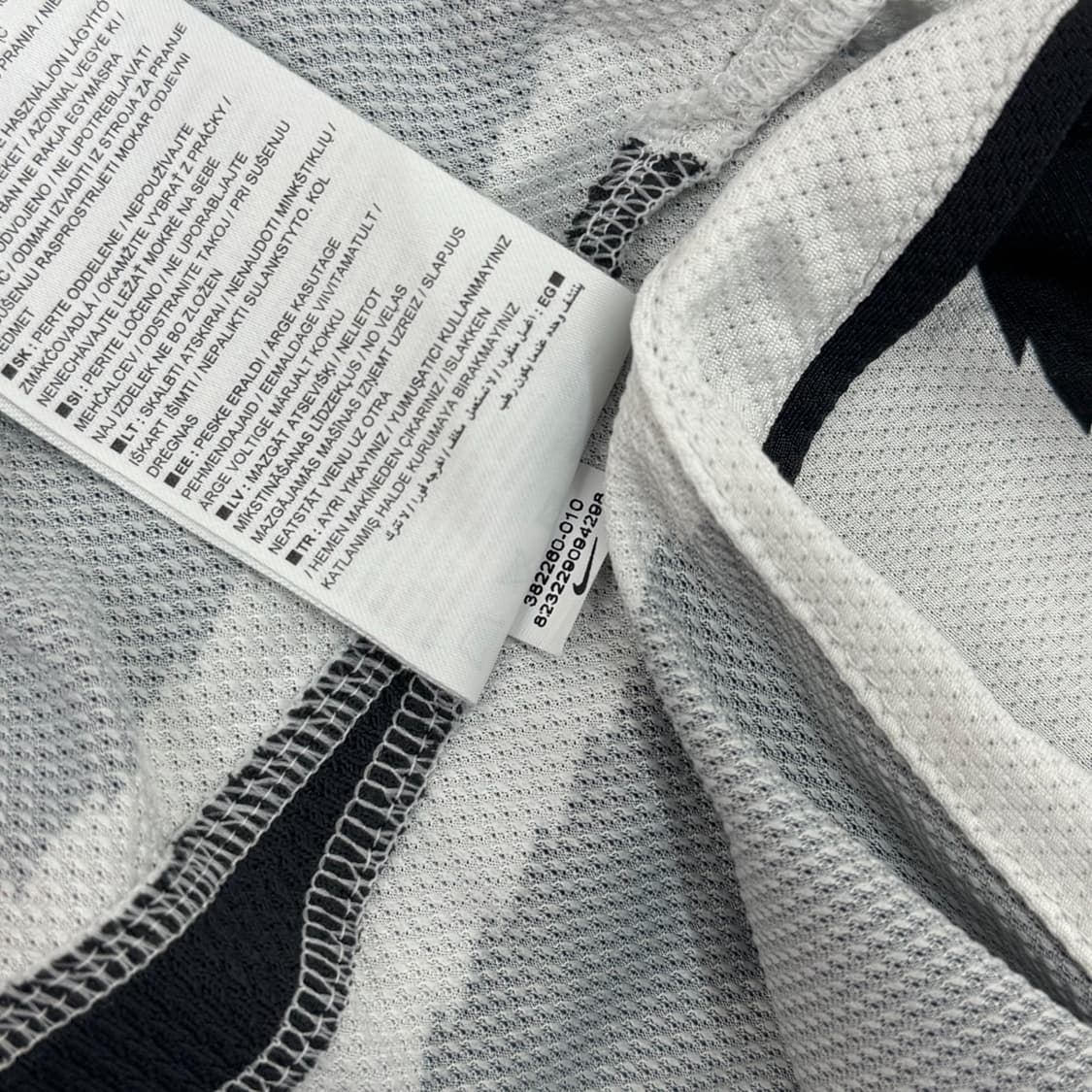 10-11 유벤투스 홈 No.8 클라우디오 마르키시오 상품이미지9